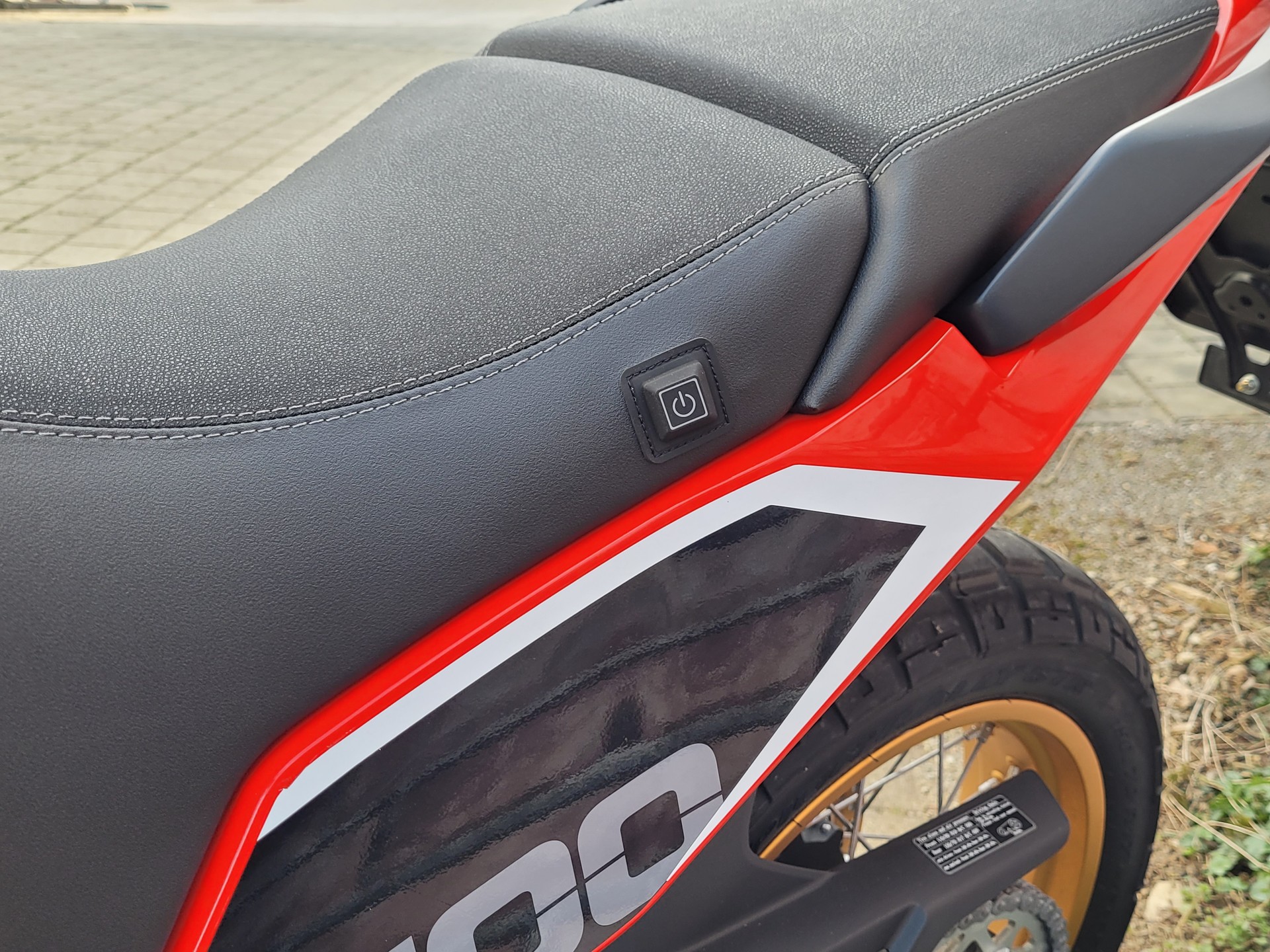 MOTO MORINI X-Cape 700 Gold Edition-image-9
