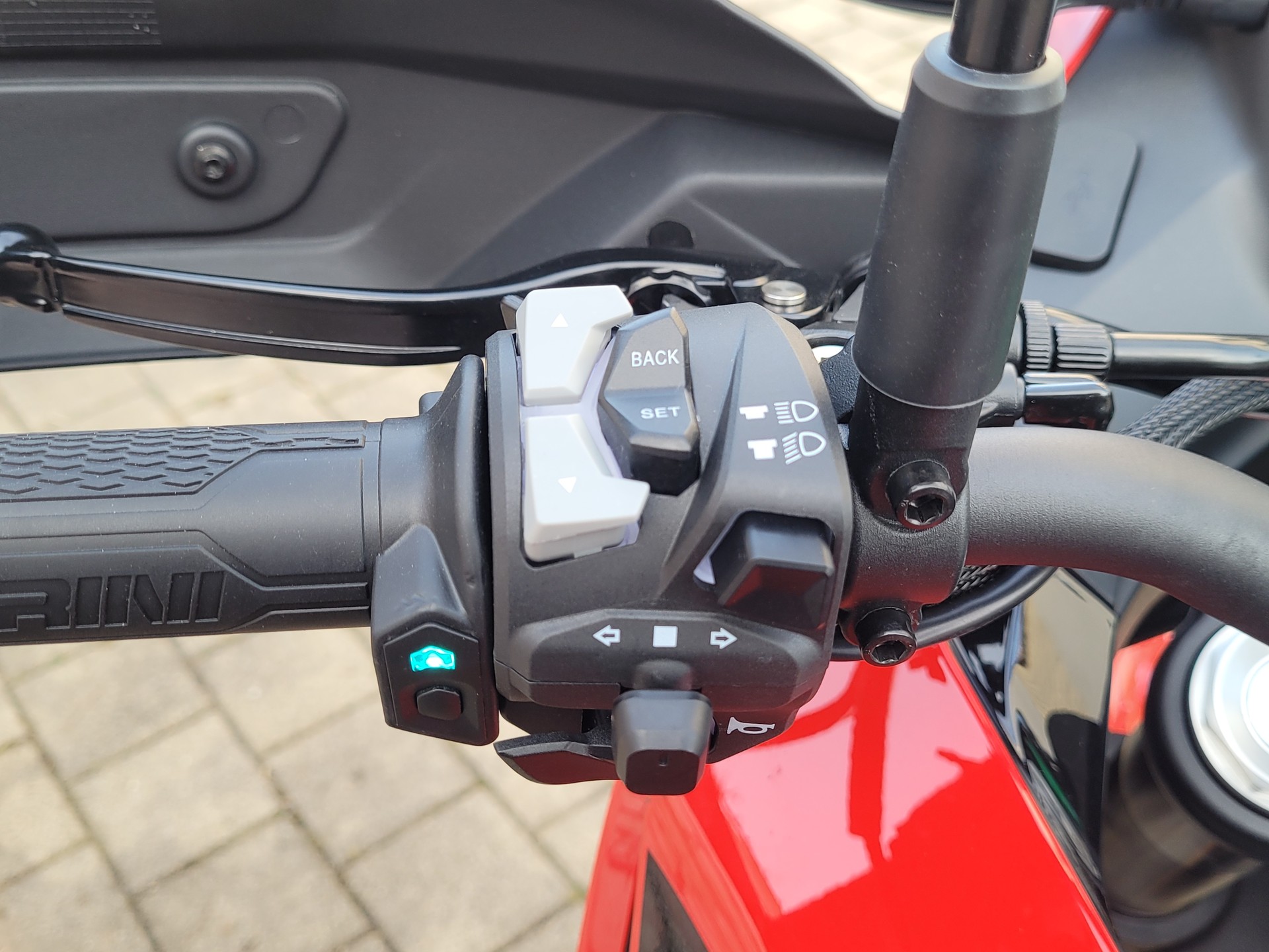 MOTO MORINI X-Cape 700 Gold Edition-image-6