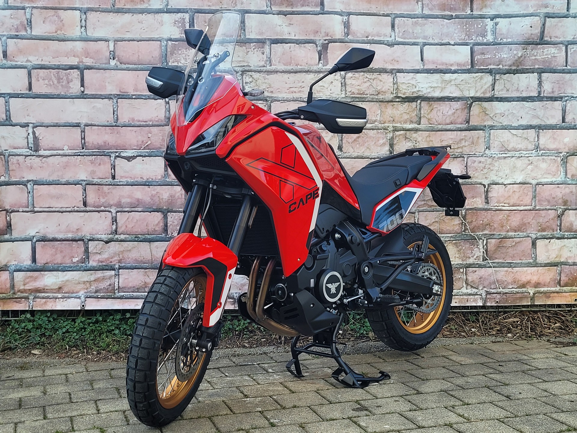 MOTO MORINI X-Cape 700 Gold Edition-image-2