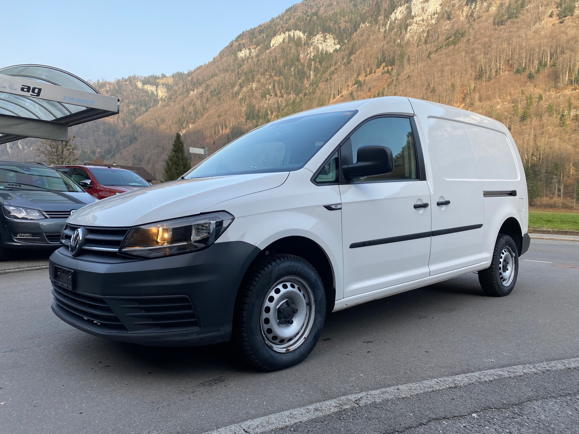 VW Caddy Maxi 2.0TDI 4Motion BlueMotion Technology-image-1