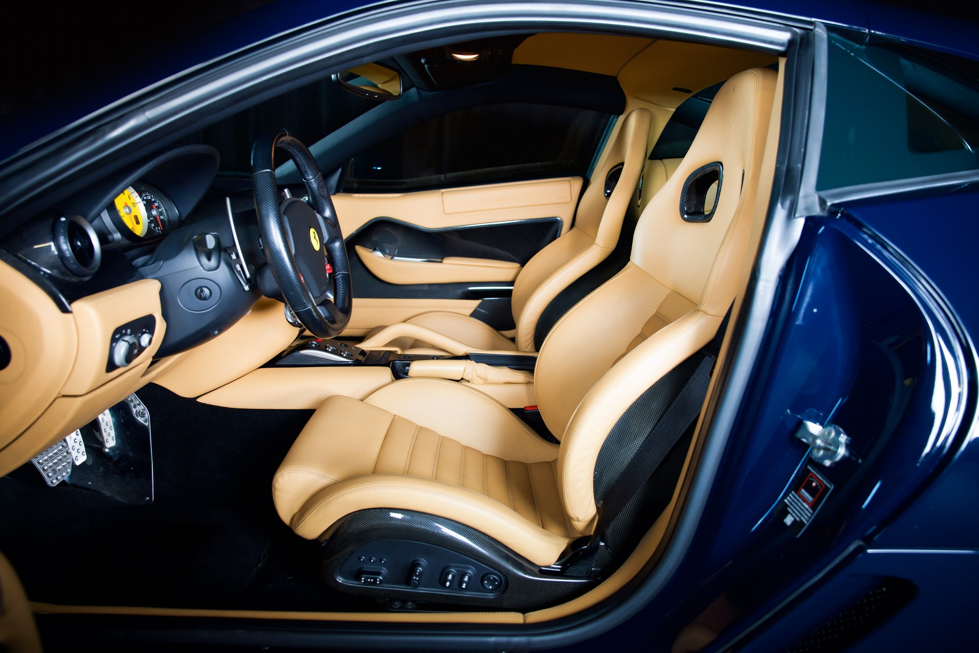 FERRARI 599 GTB-image-14