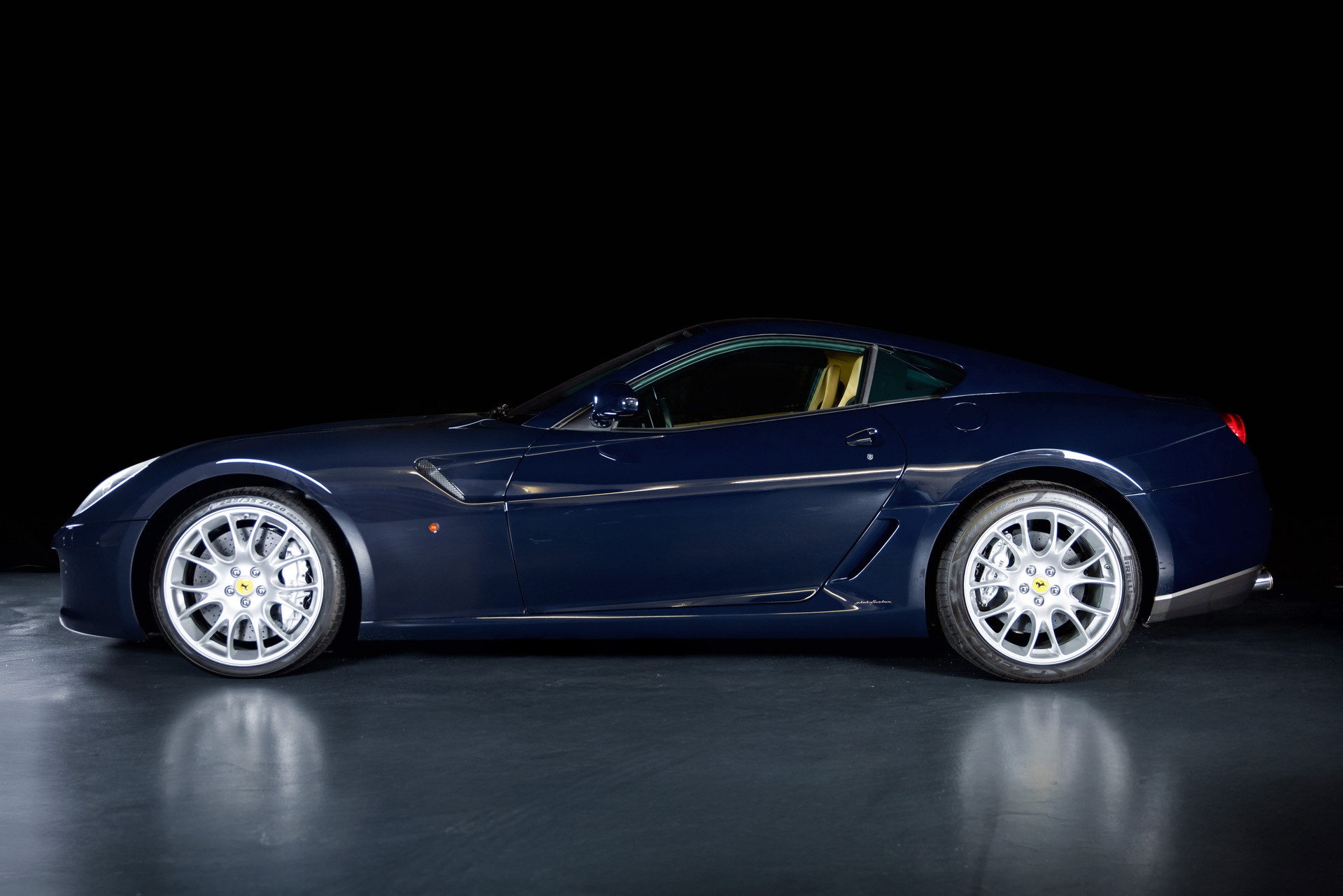 FERRARI 599 GTB-showroom-element-1