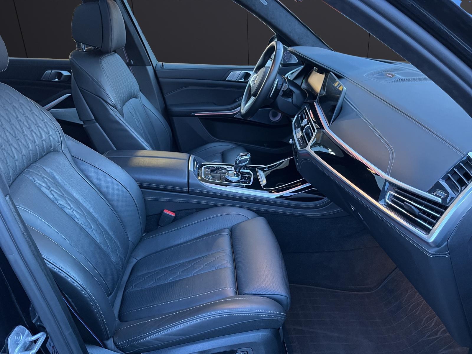 BMW X7 M50i-image-18