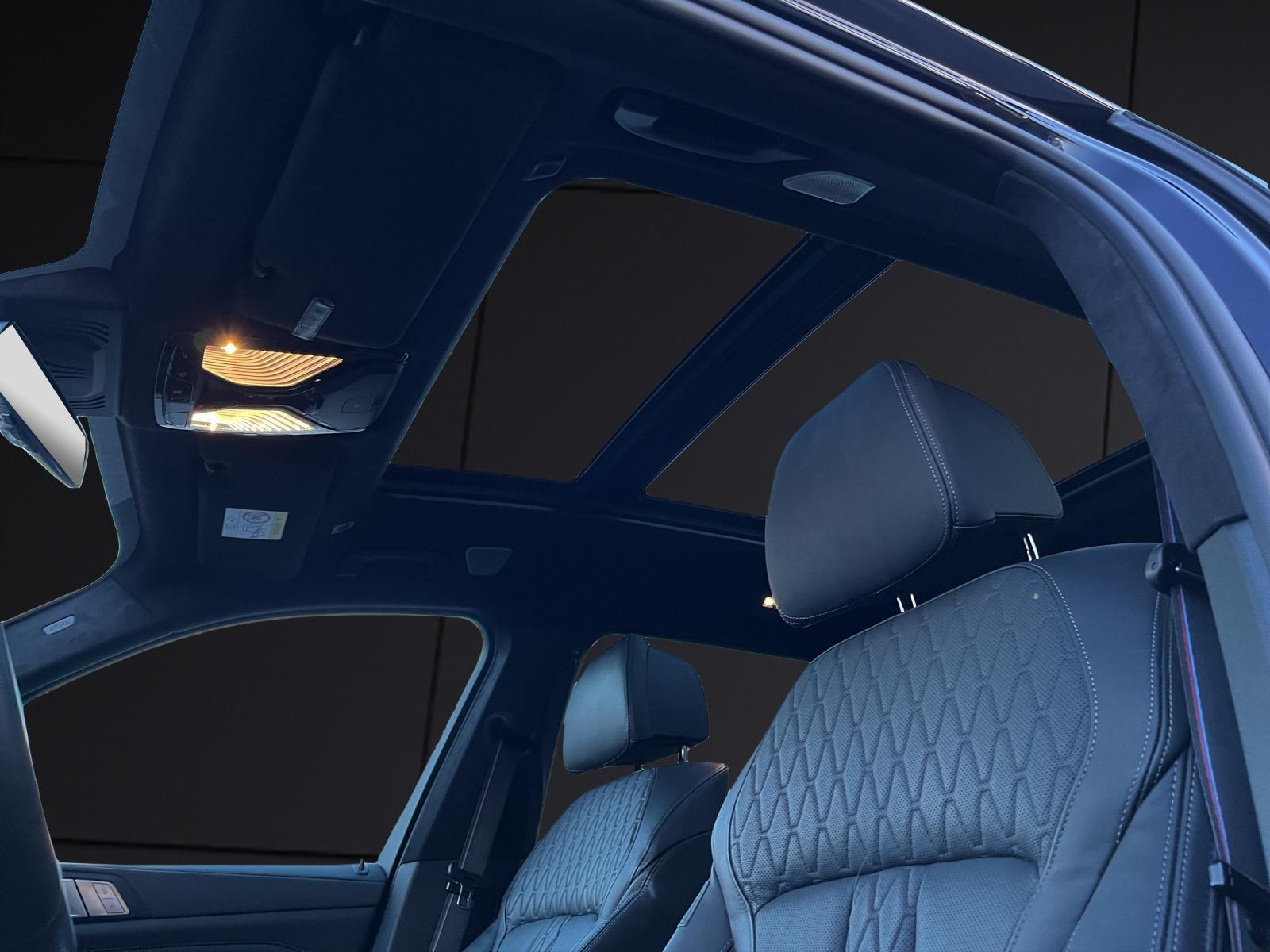 BMW X7 M50i-image-14