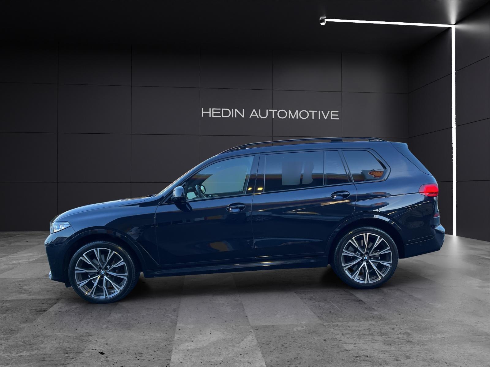 BMW X7 M50i-showroom-element-3