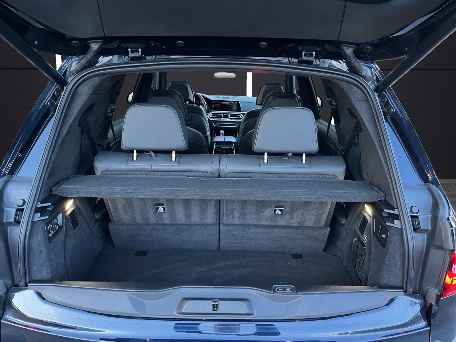 BMW X7 M50i-image-9