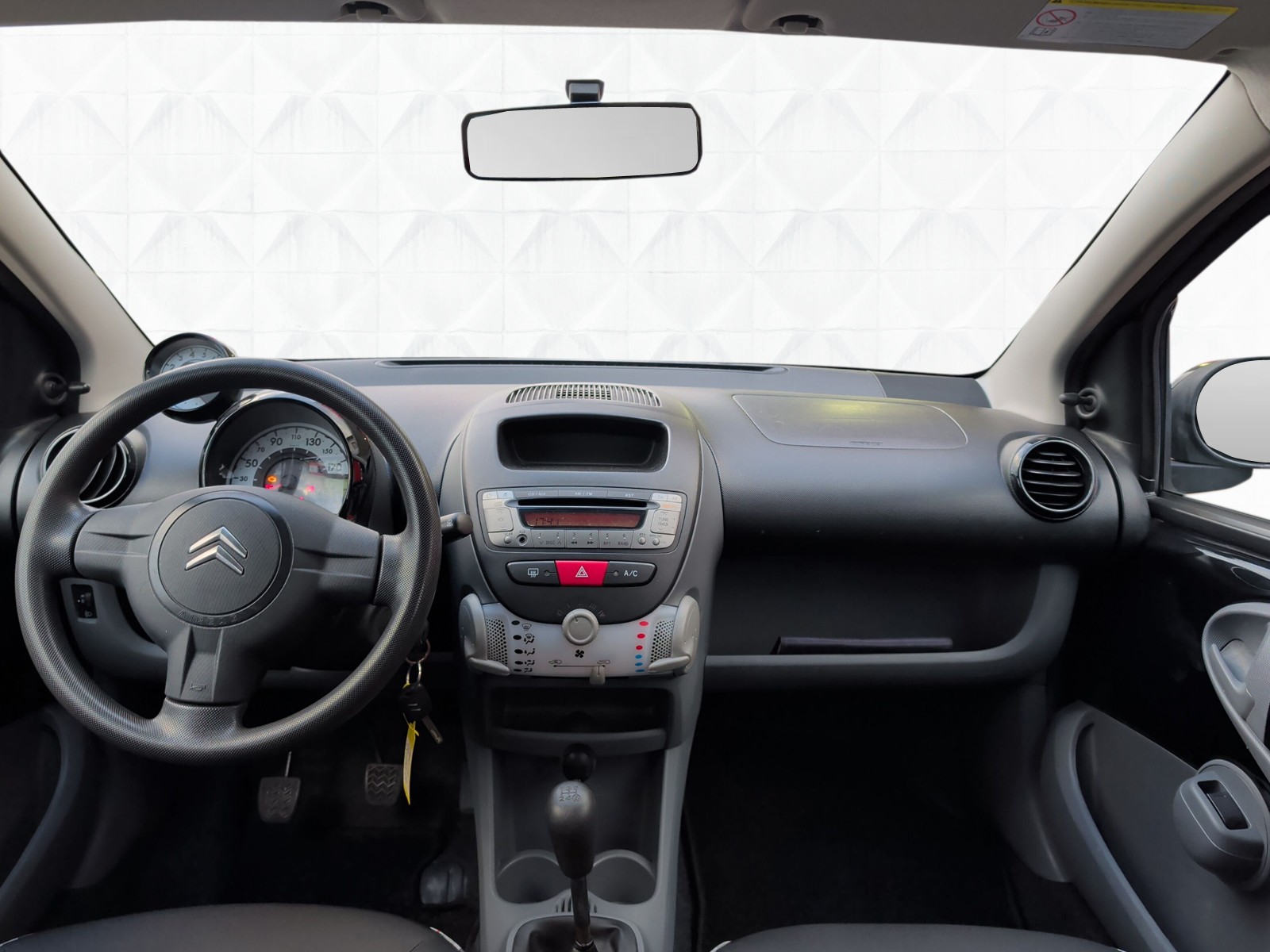 CITROEN C1 1.0i Swiss Style-image-9