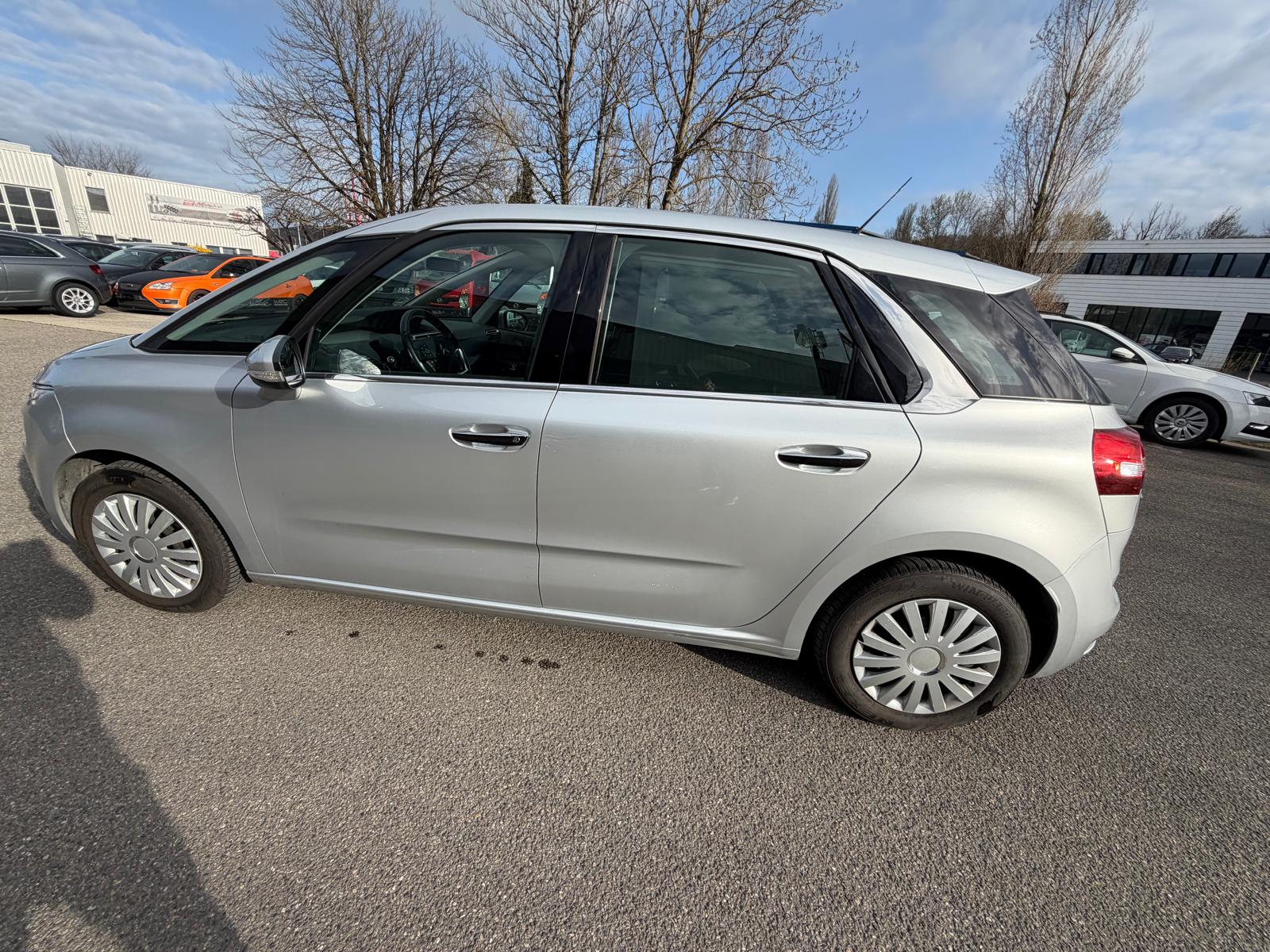 CITROEN C4 1.6 e-HDi Séduction-image-1