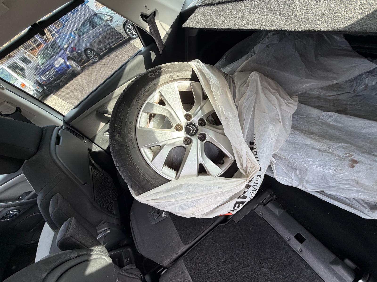 CITROEN C4 1.6 e-HDi Séduction-image-10