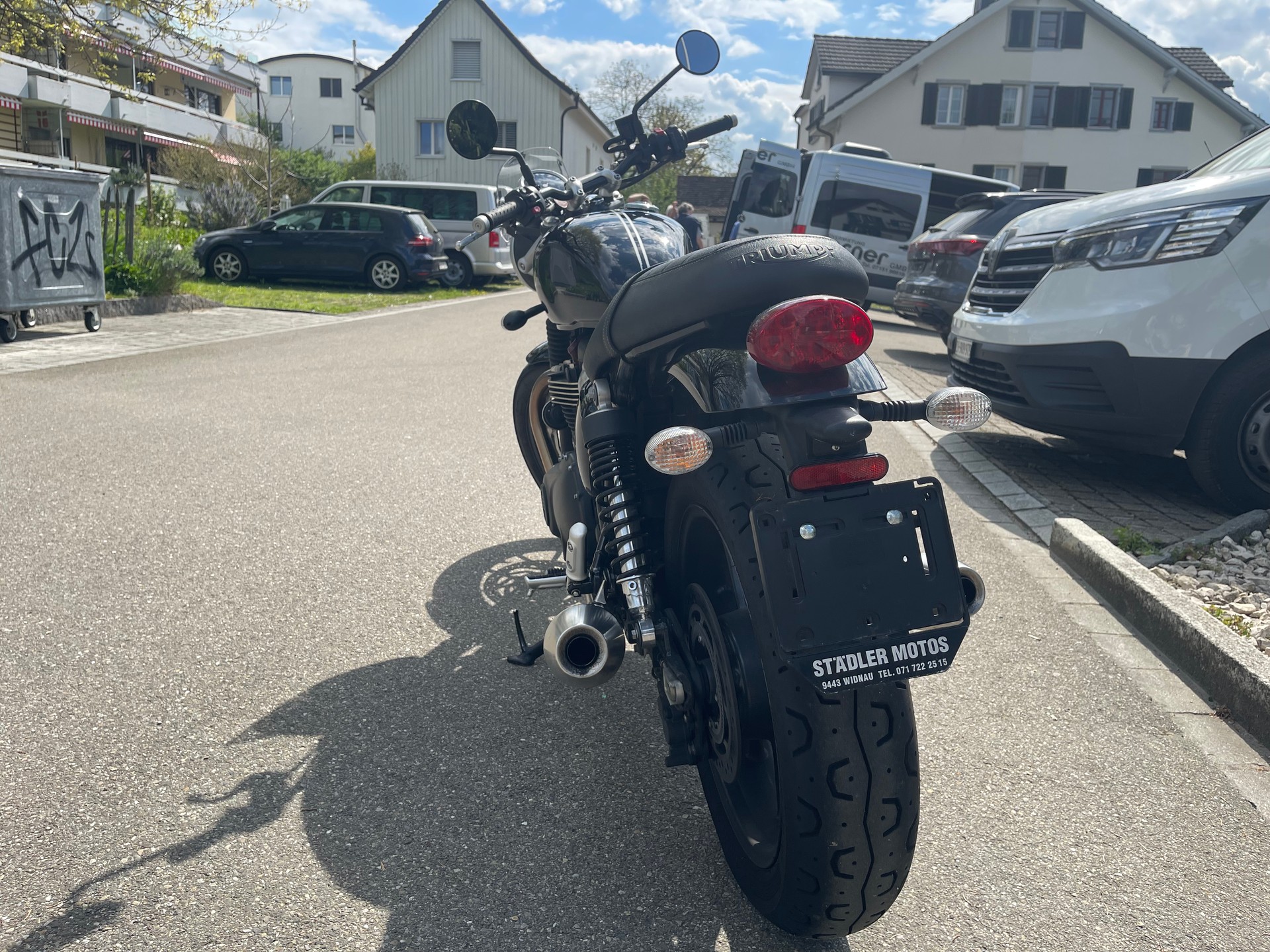 TRIUMPH Street Twin-image-8
