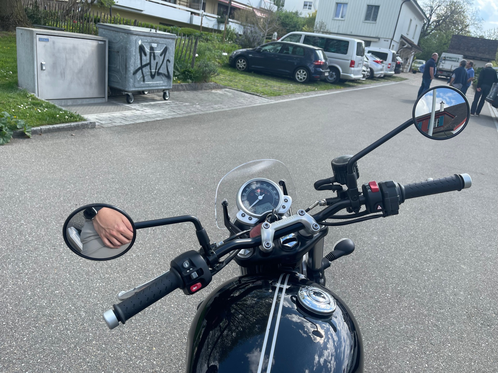 TRIUMPH Street Twin-image-5
