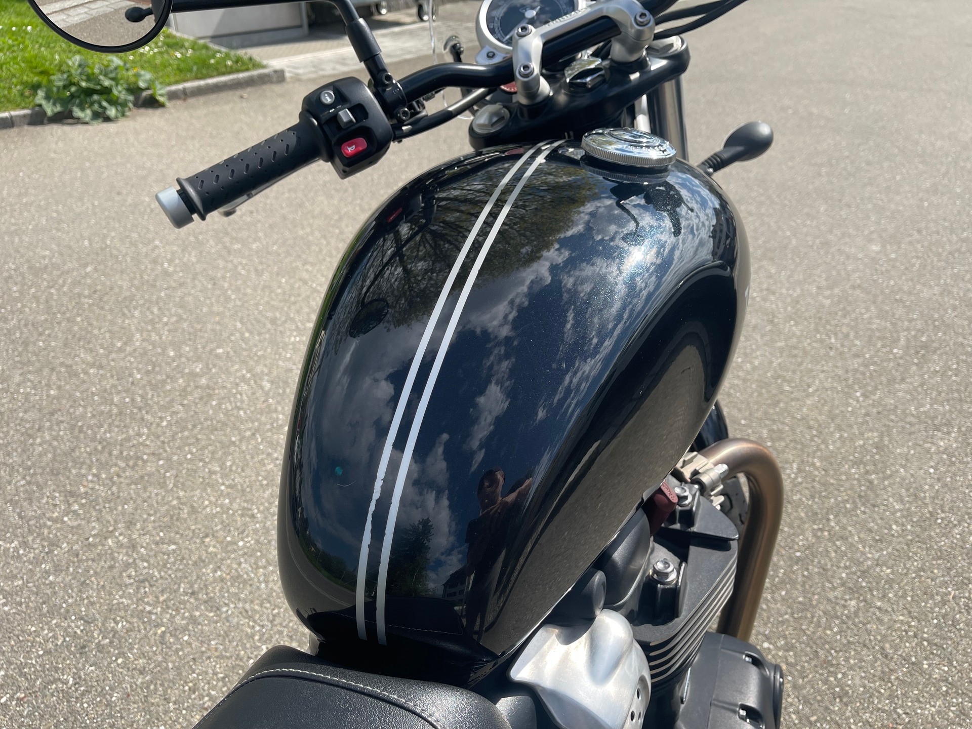 TRIUMPH Street Twin-image-7