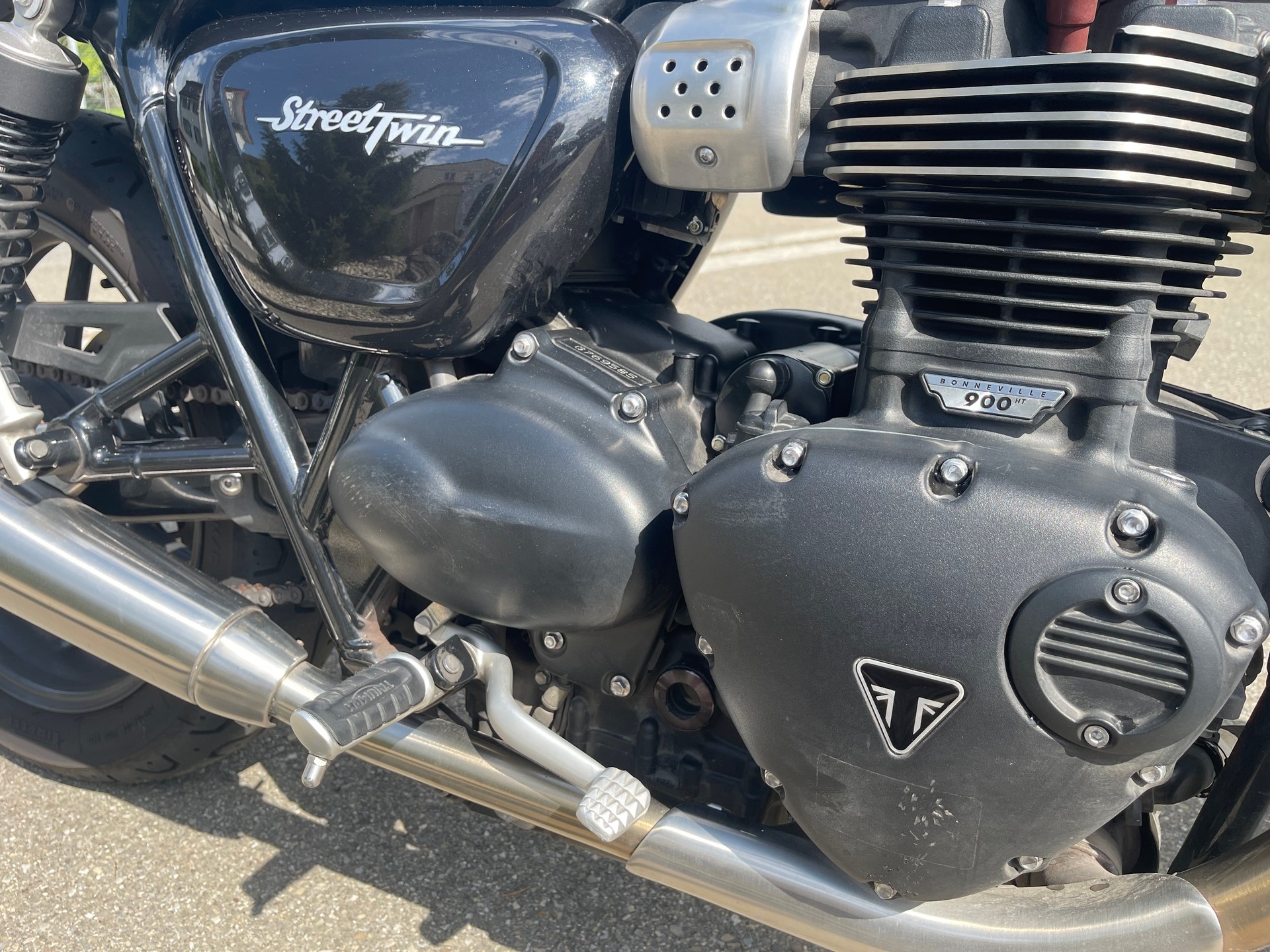 TRIUMPH Street Twin-image-6