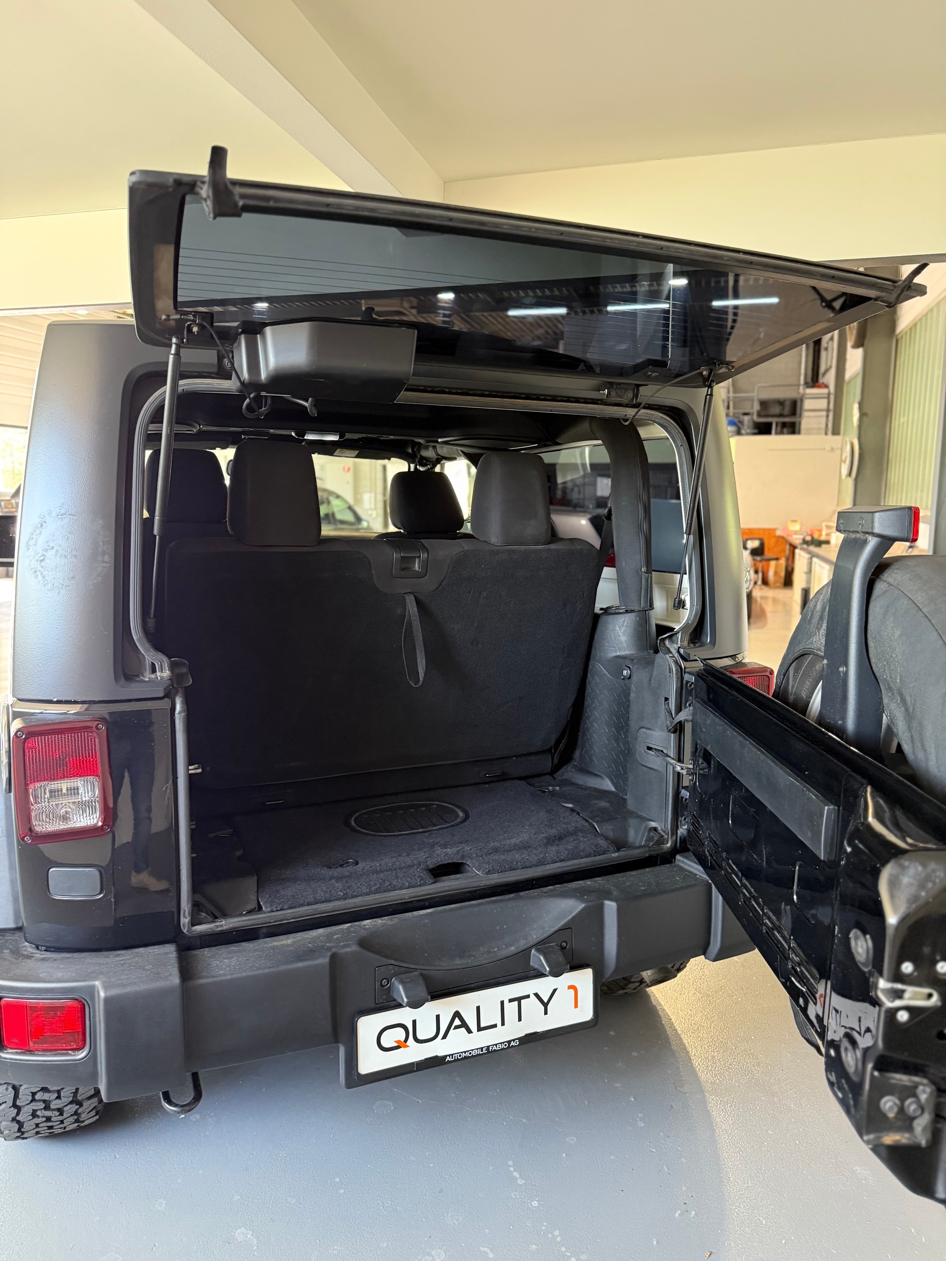 JEEP Wrangler 2.8 CRD Freedom Automatic Hardtop und Softtop-image-5