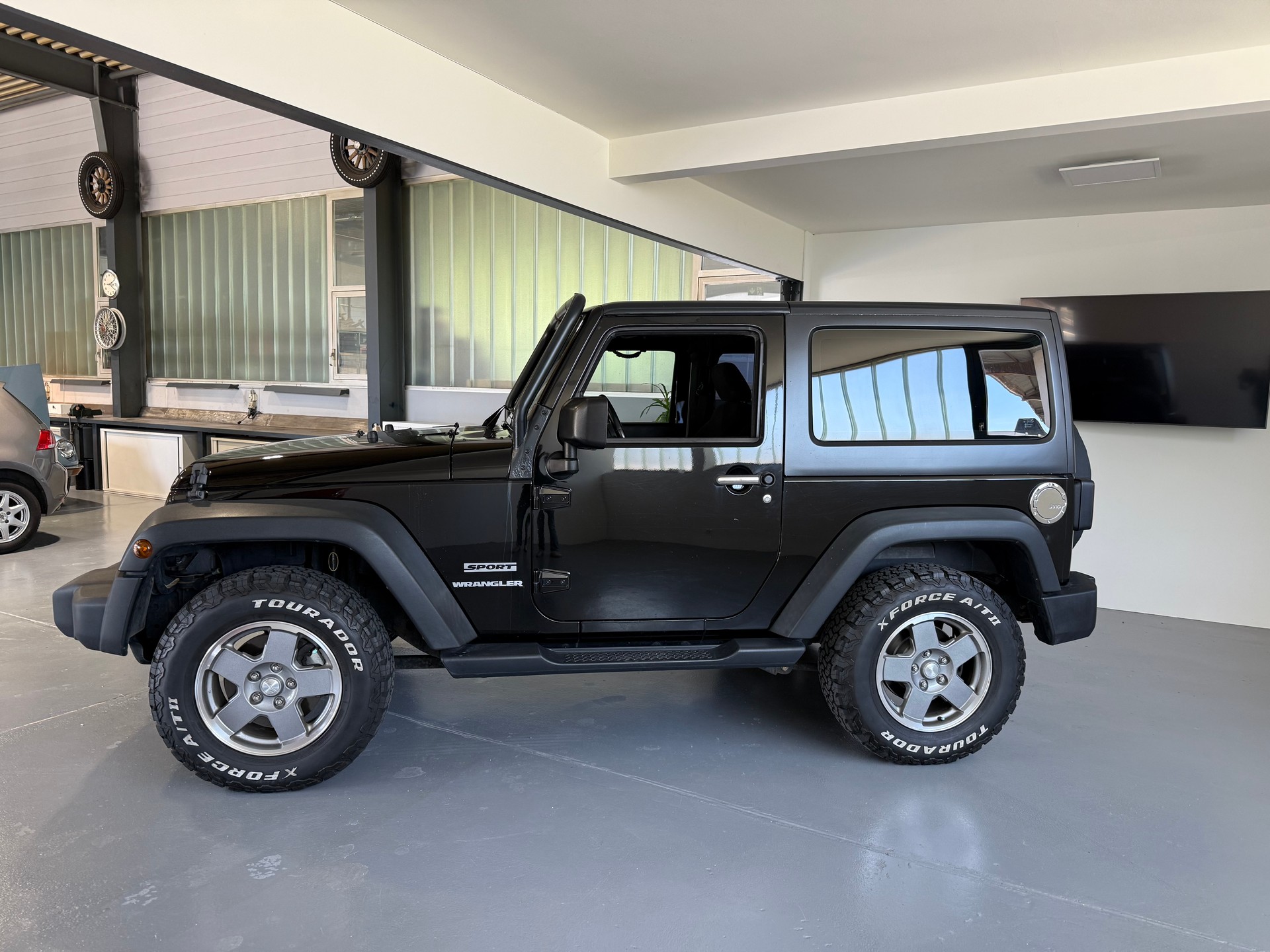 JEEP Wrangler 2.8 CRD Freedom Automatic Hardtop und Softtop-image-2