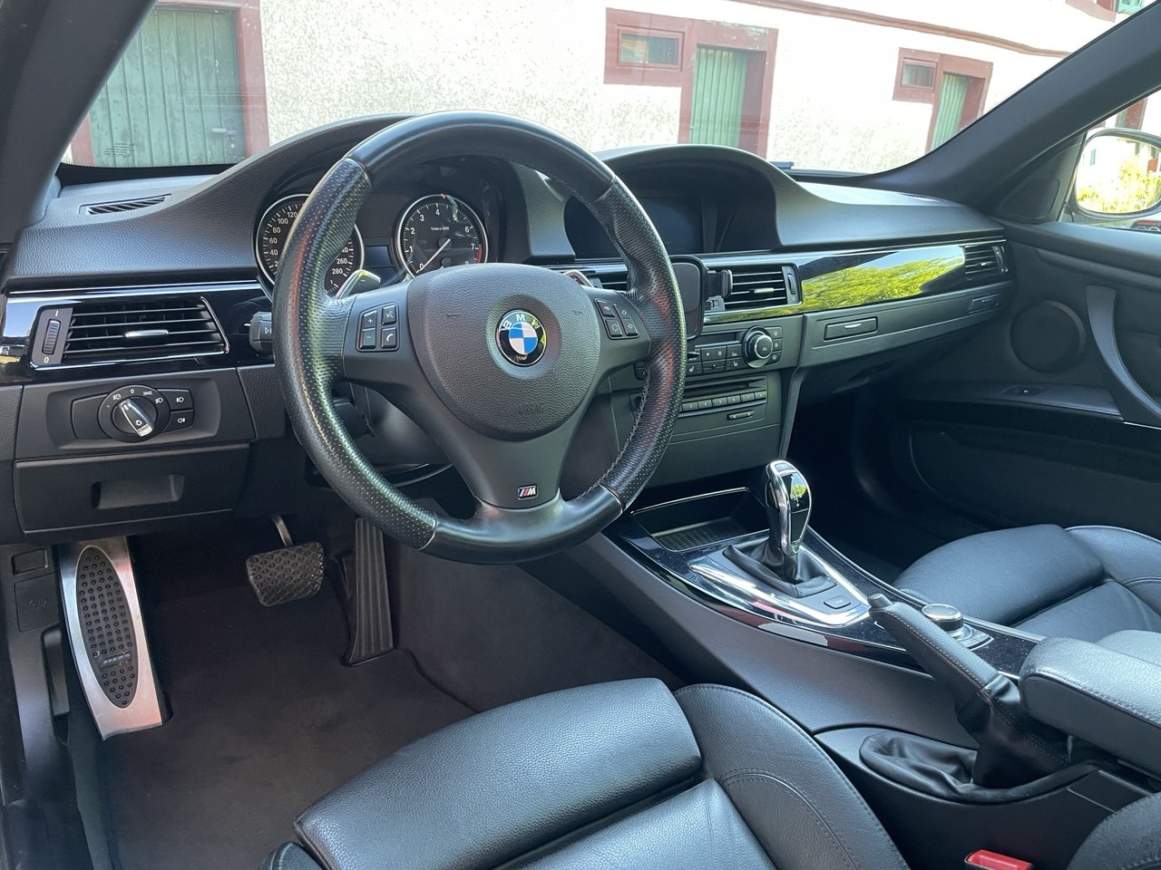 BMW 335i Coupé DSG-image-8