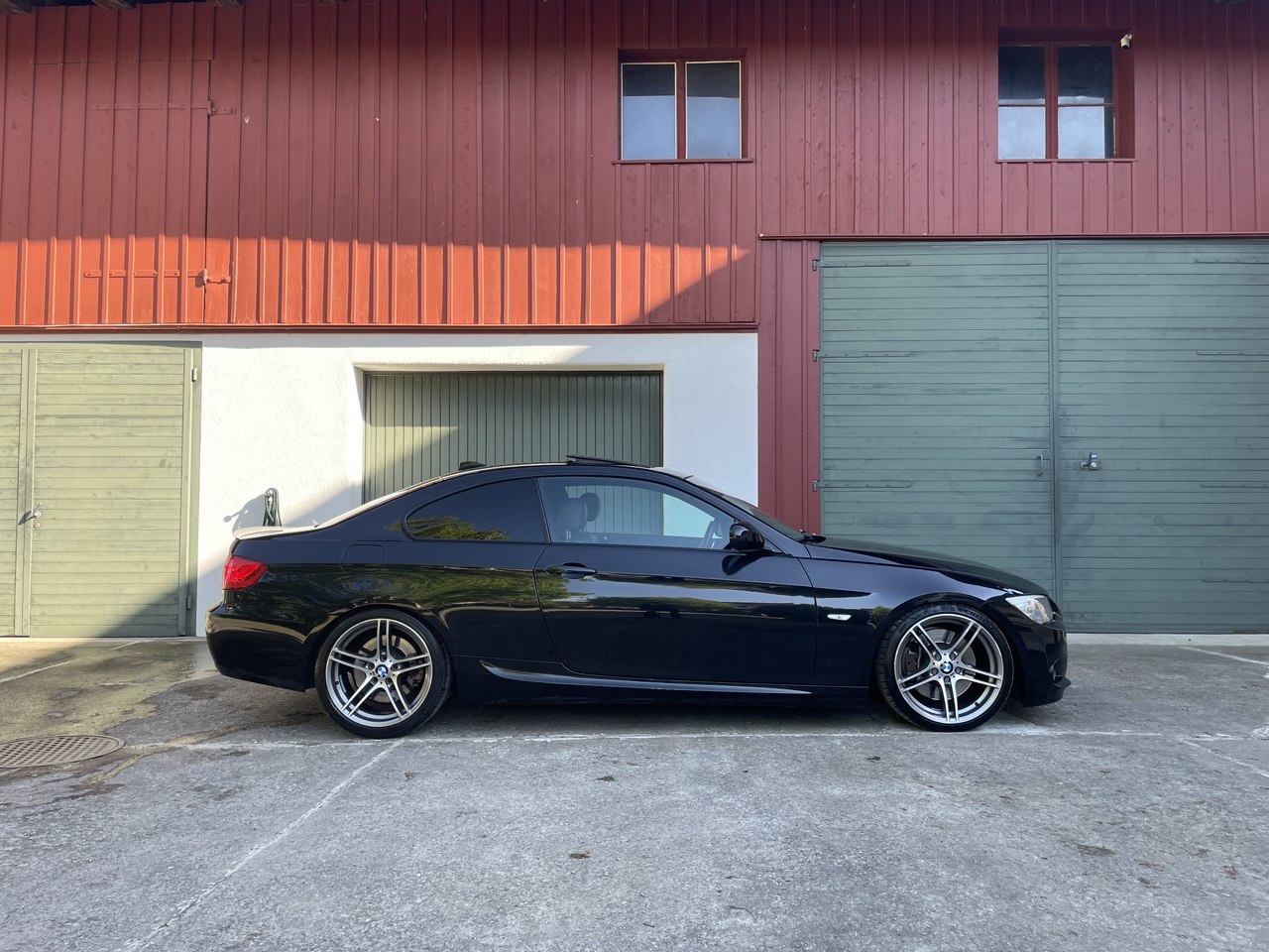 BMW 335i Coupé DSG-image-1