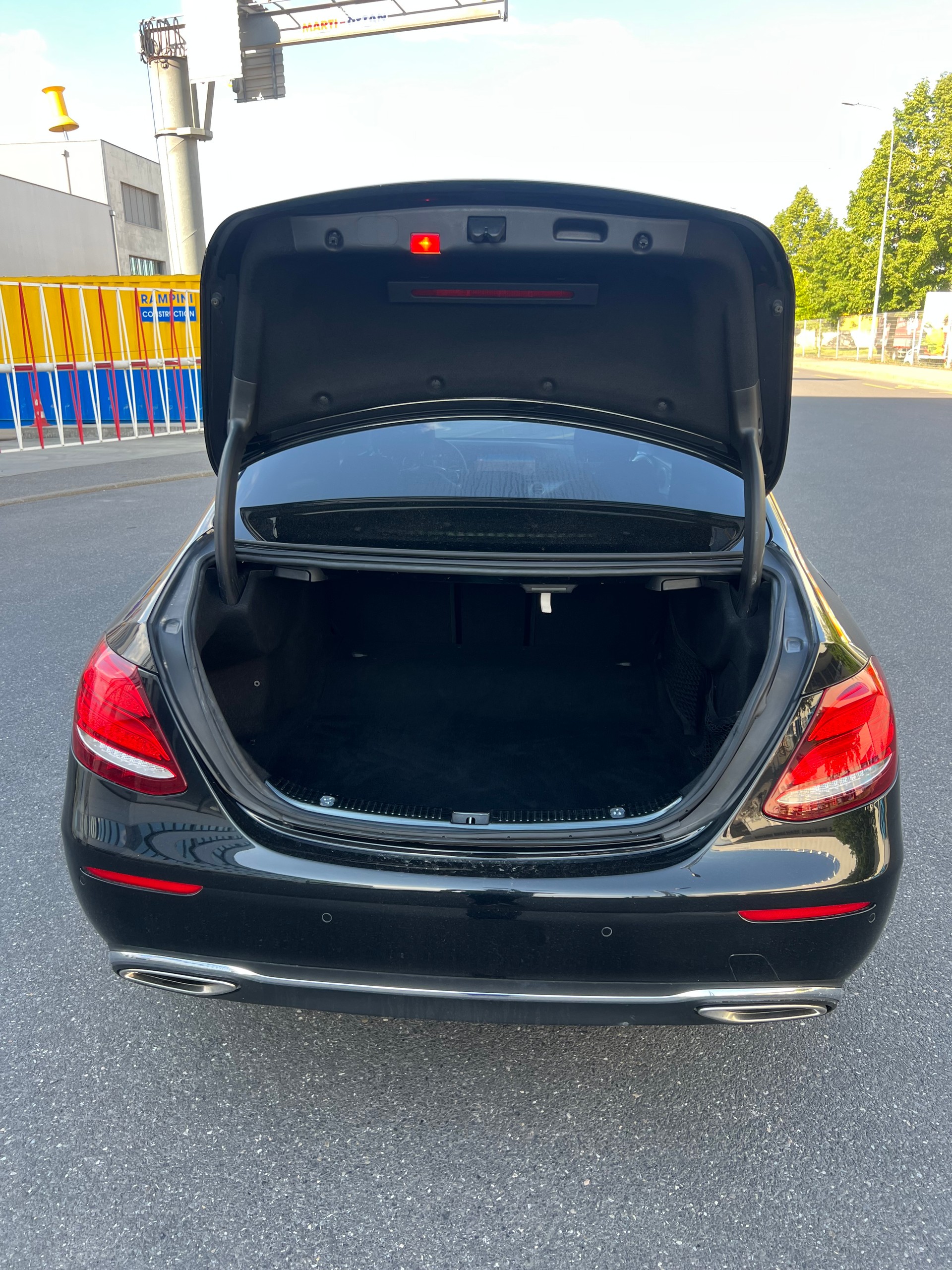 MERCEDES-BENZ E 200 Avantgarde 9G-Tronic-image-15