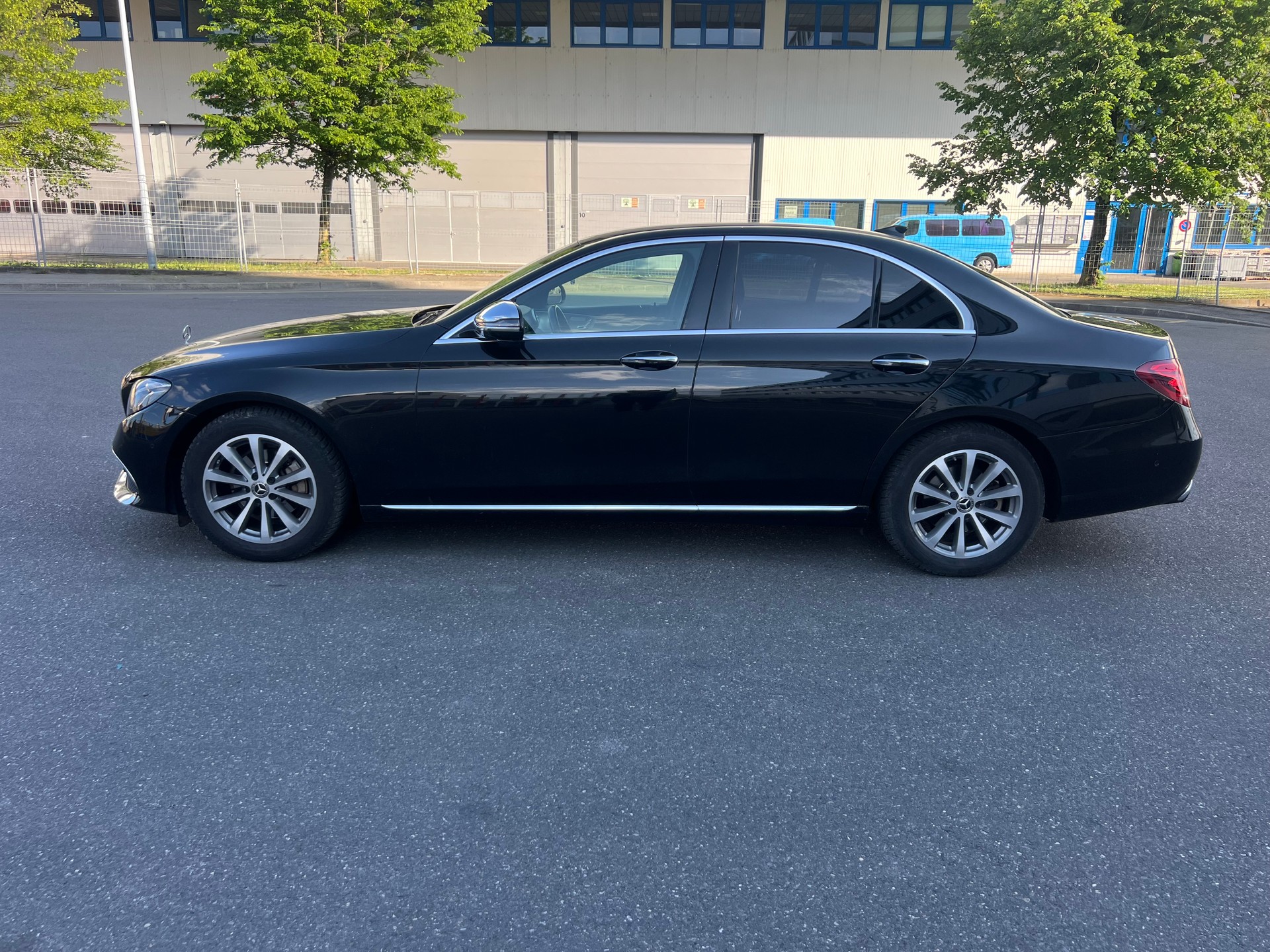 MERCEDES-BENZ E 200 Avantgarde 9G-Tronic-image-2