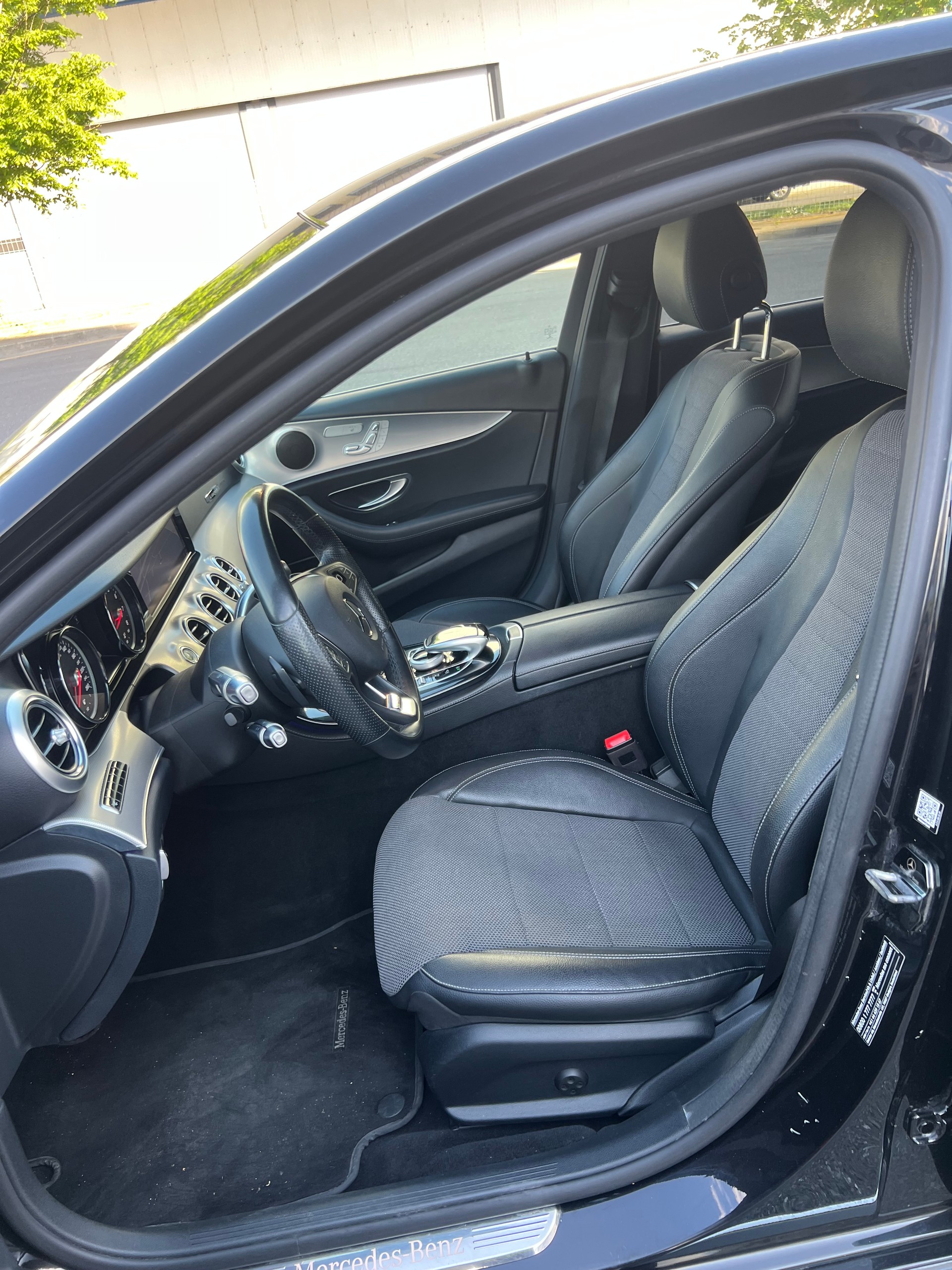 MERCEDES-BENZ E 200 Avantgarde 9G-Tronic-image-9