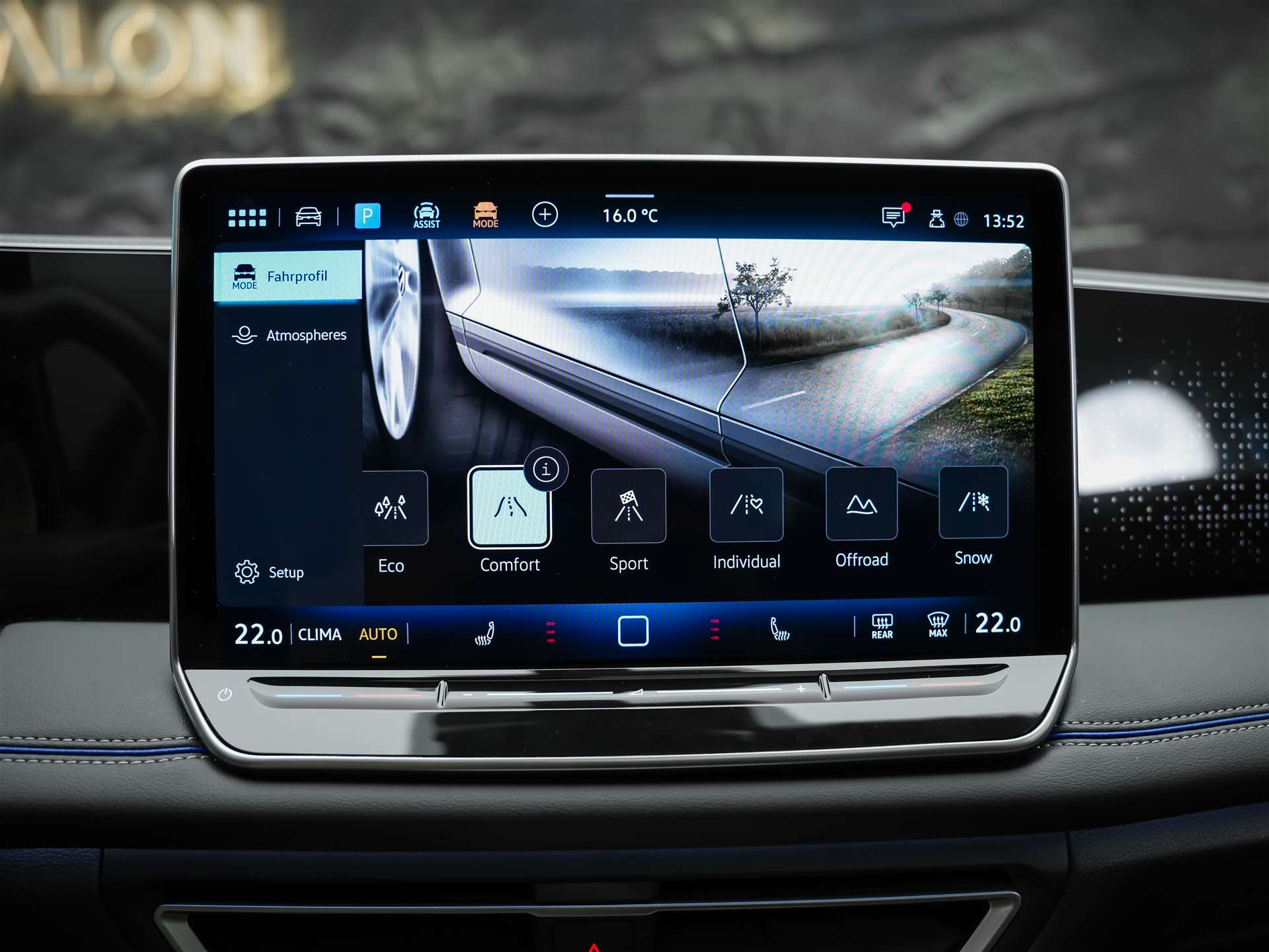 VW Tiguan 2.0 TSI R-Line DSG 4motion *Panorama*Massage*Matrix LED*-image-37