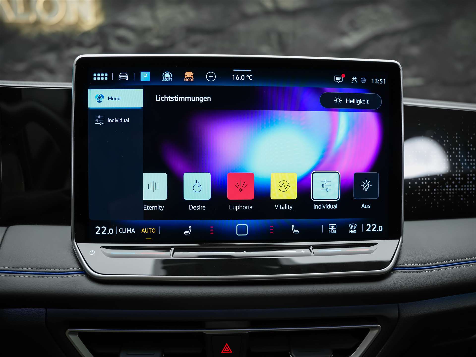 VW Tiguan 2.0 TSI R-Line DSG 4motion *Panorama*Massage*Matrix LED*-image-31