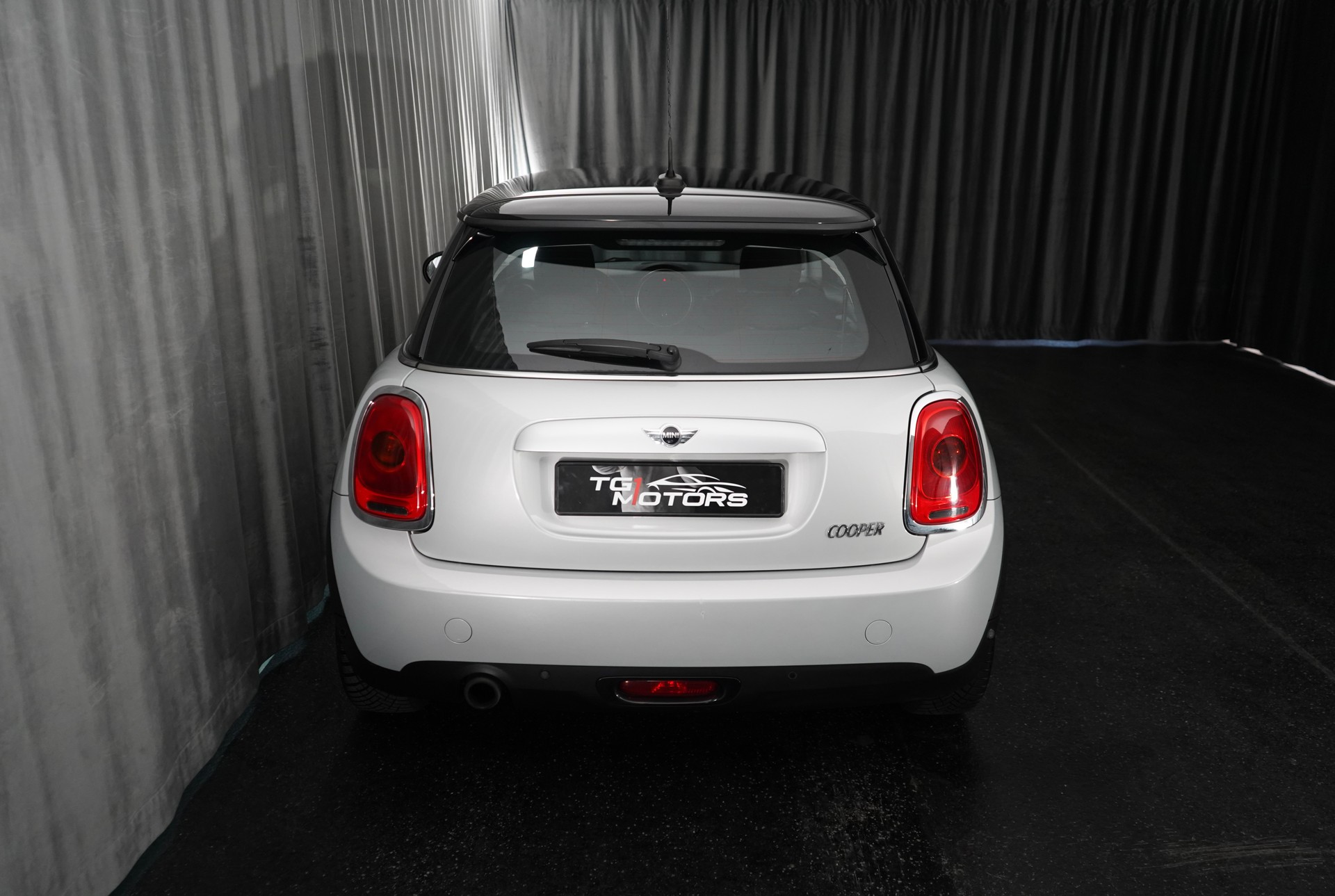 MINI Cooper Steptronic-image-3