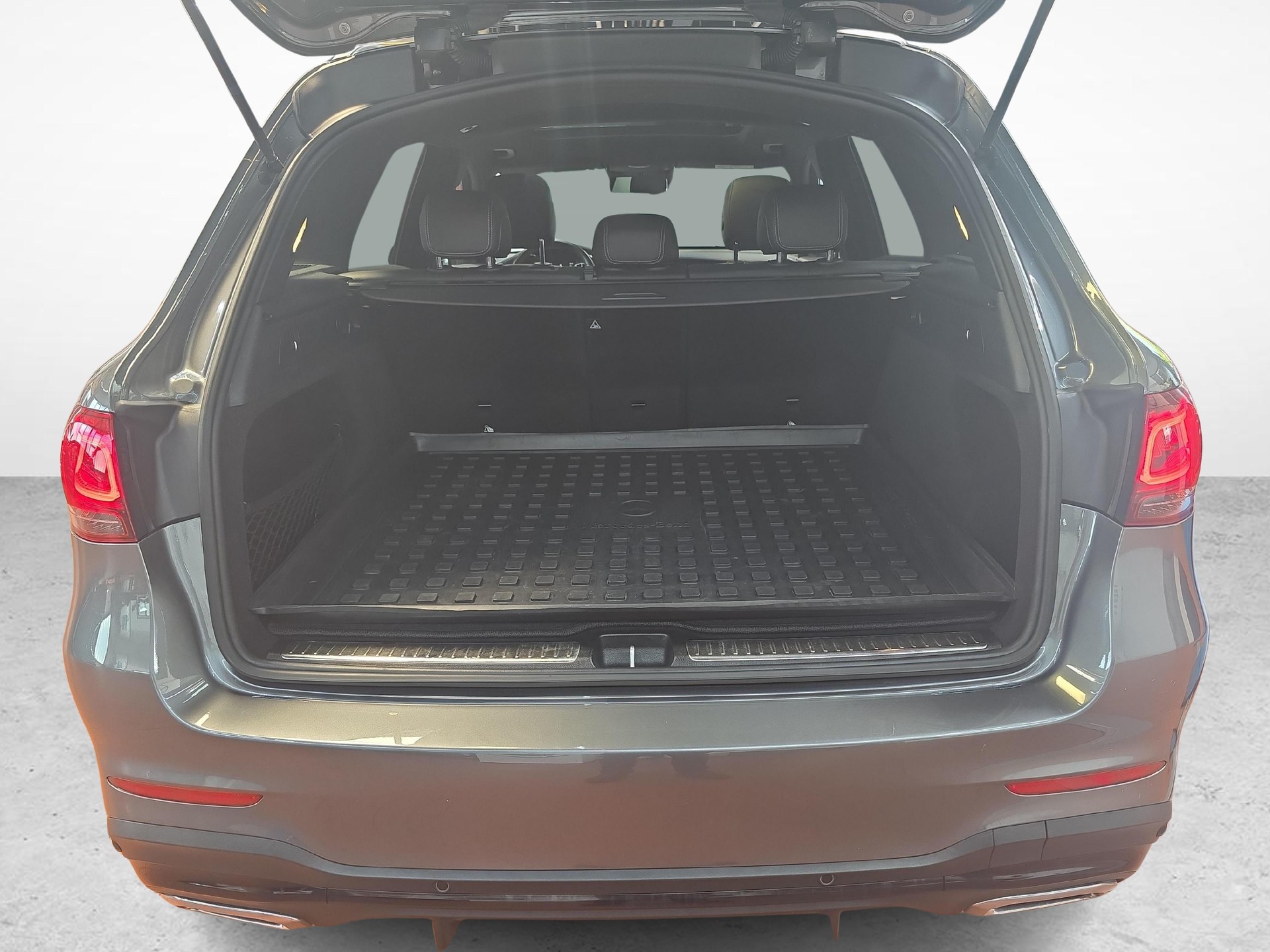 MERCEDES-BENZ GLC 200 4MATIC AMG Line-image-10