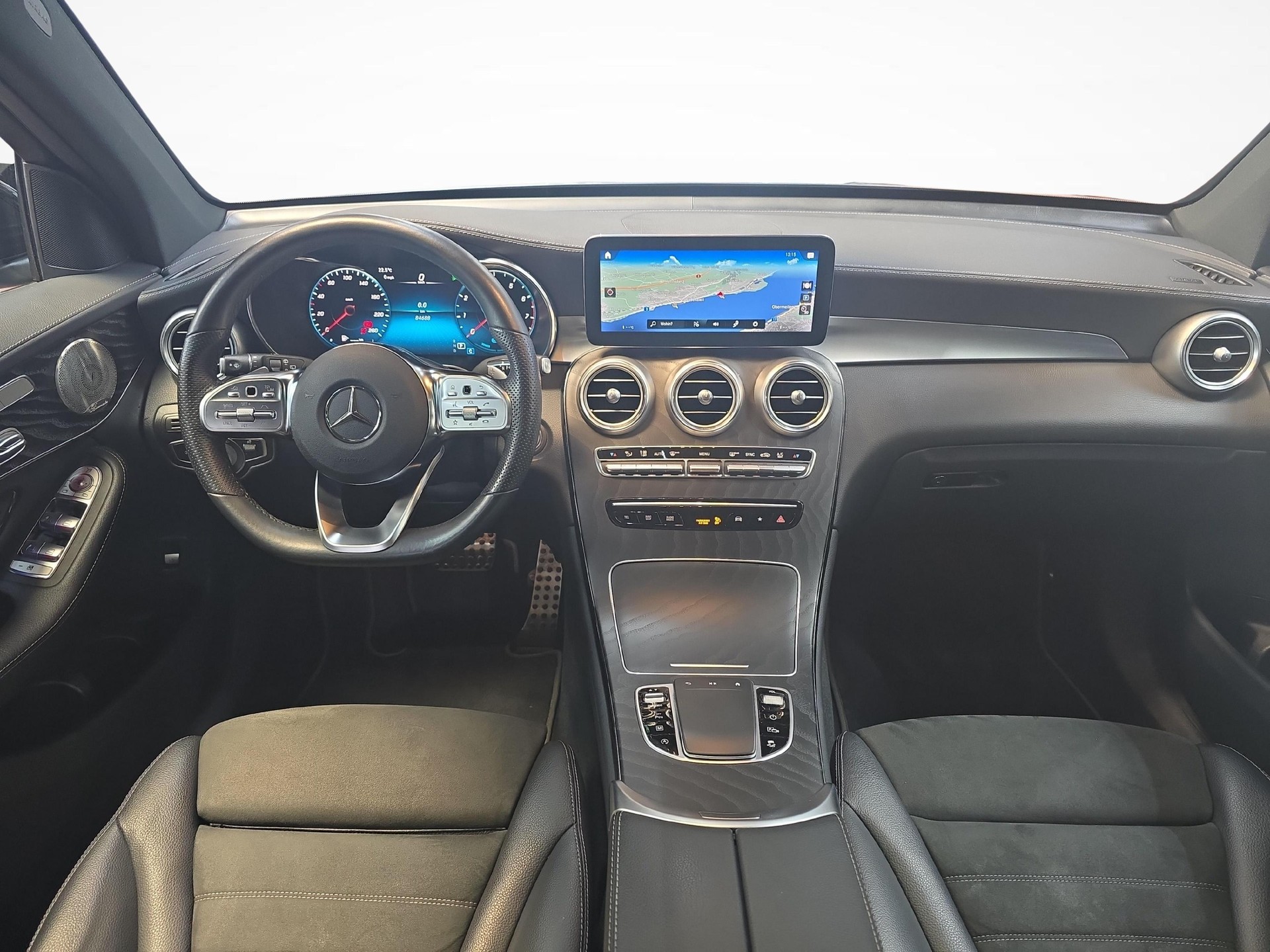 MERCEDES-BENZ GLC 200 4MATIC AMG Line-image-5