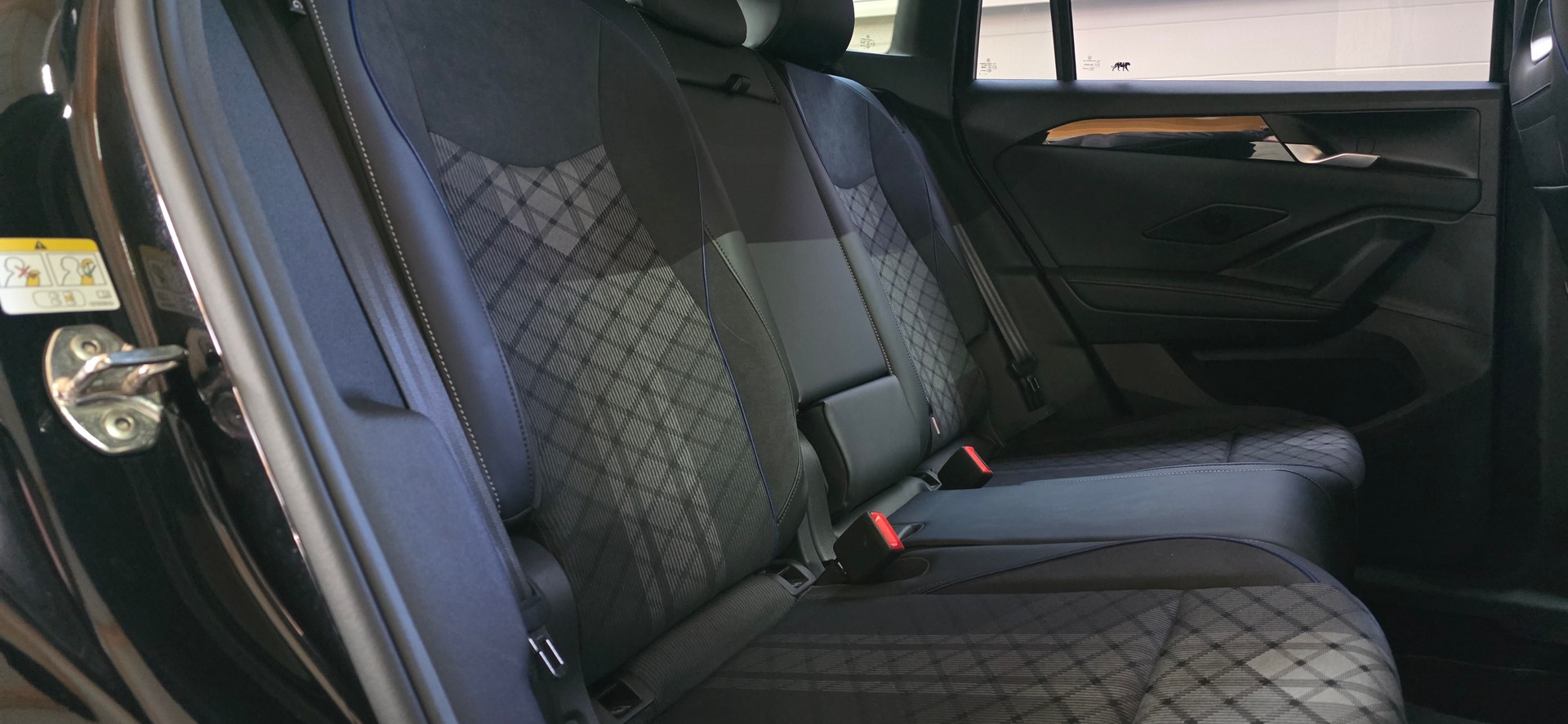 VW Tiguan 2.0 TSI DSG R-Line 4Motion *Massagefunktion*Abstandsregler/Spurhalteassistent*Panoramaglasdach*Lenkrad- & Sitzheizung*-image-25