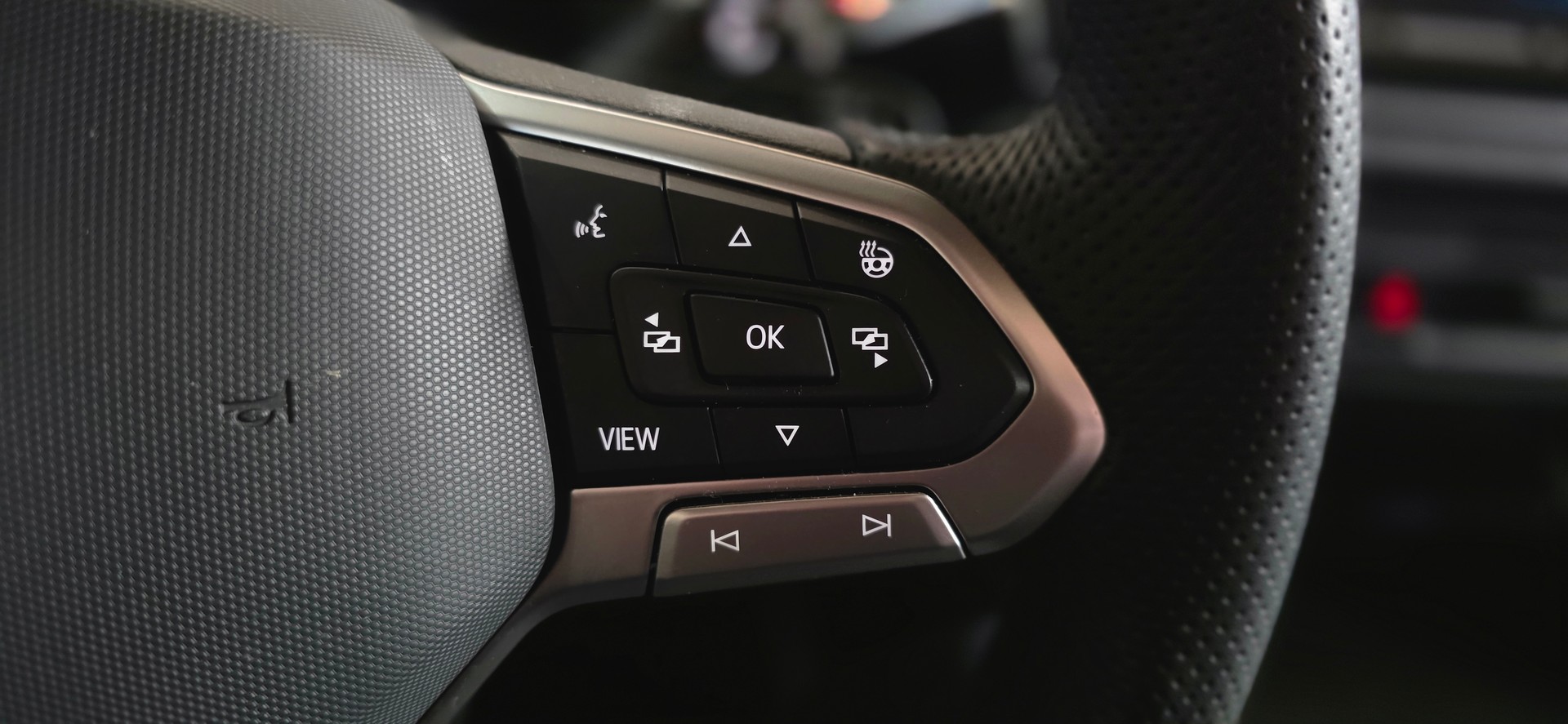 VW Tiguan 2.0 TSI DSG R-Line 4Motion *Massagefunktion*Abstandsregler/Spurhalteassistent*Panoramaglasdach*Lenkrad- & Sitzheizung*-image-12