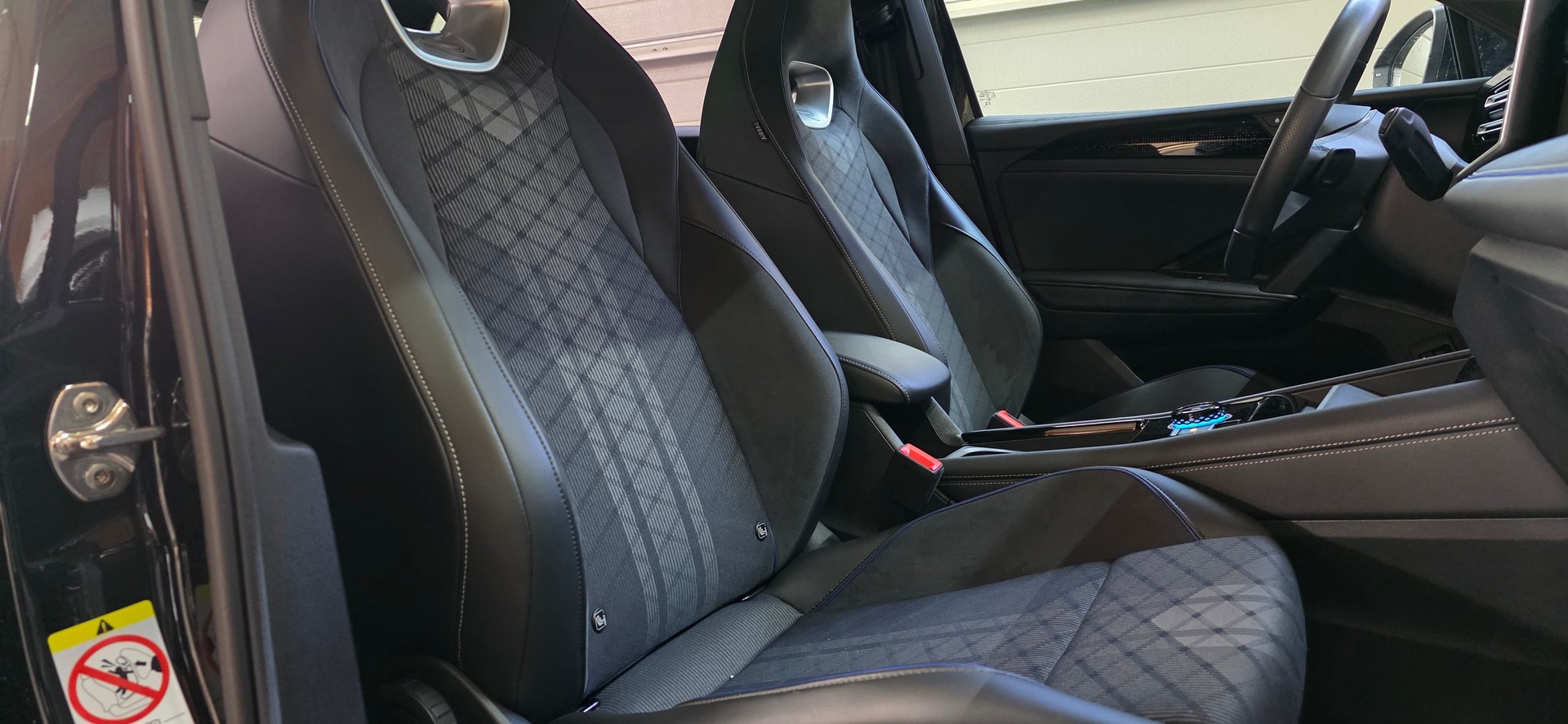 VW Tiguan 2.0 TSI DSG R-Line 4Motion *Massagefunktion*Abstandsregler/Spurhalteassistent*Panoramaglasdach*Lenkrad- & Sitzheizung*-image-23