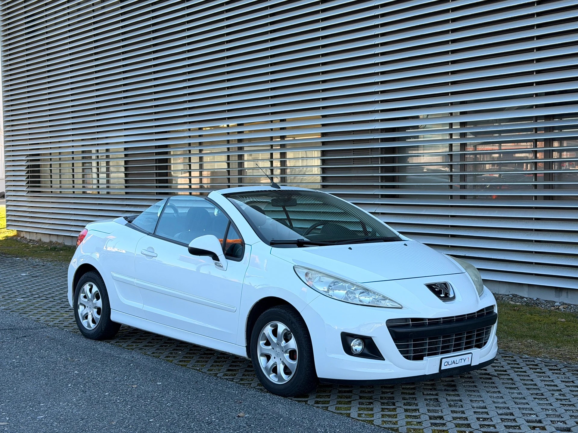 PEUGEOT 207 CC 1.6 16V Sport Automatic-image-6