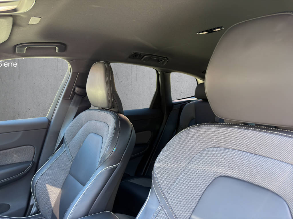 VOLVO XC60 2.0 B5 MH Plus Dark AWD-image-13