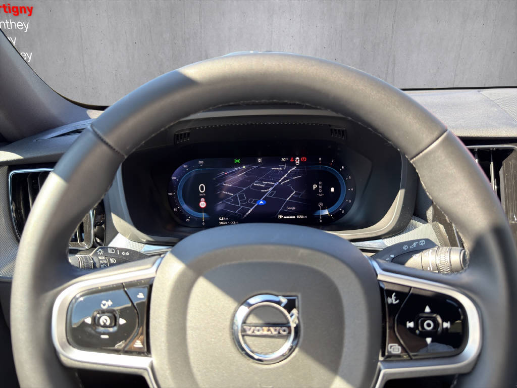 VOLVO XC60 2.0 B5 MH Plus Dark AWD-image-12
