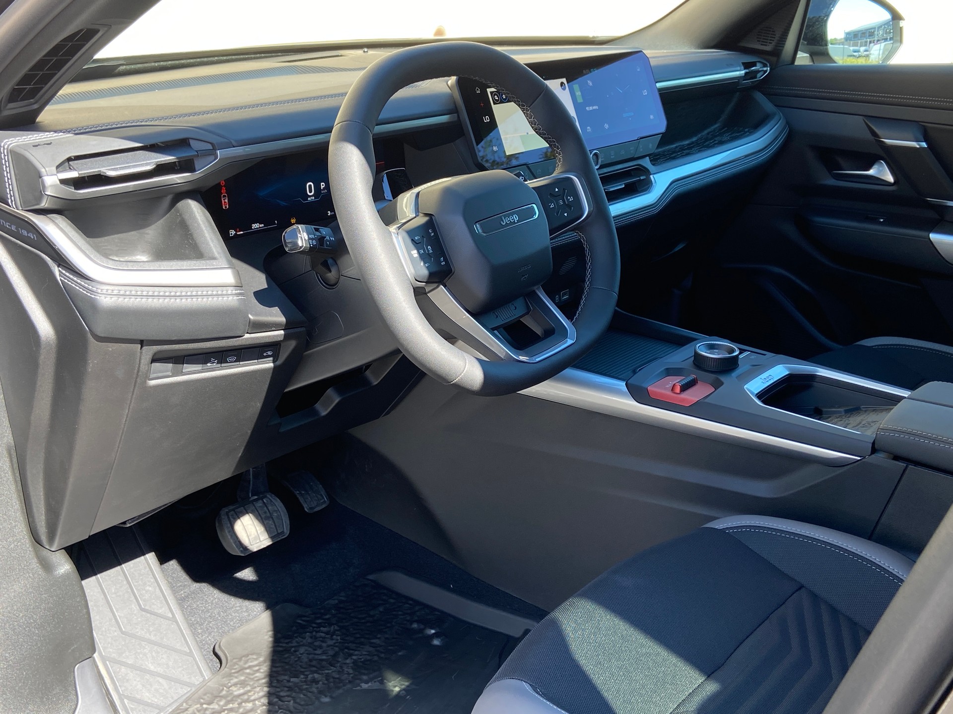 JEEP Compass 1.2 T e-Hybrid First Edition Sky - MY26-showroom-element-3