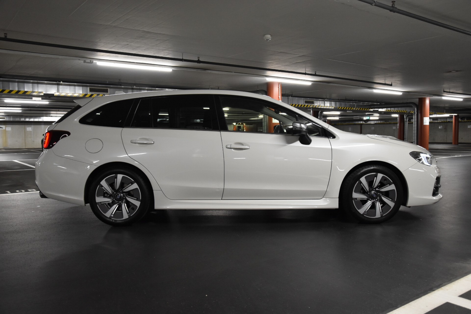SUBARU Levorg 1.6DIT Advantage AWD Lineartronic-image-9
