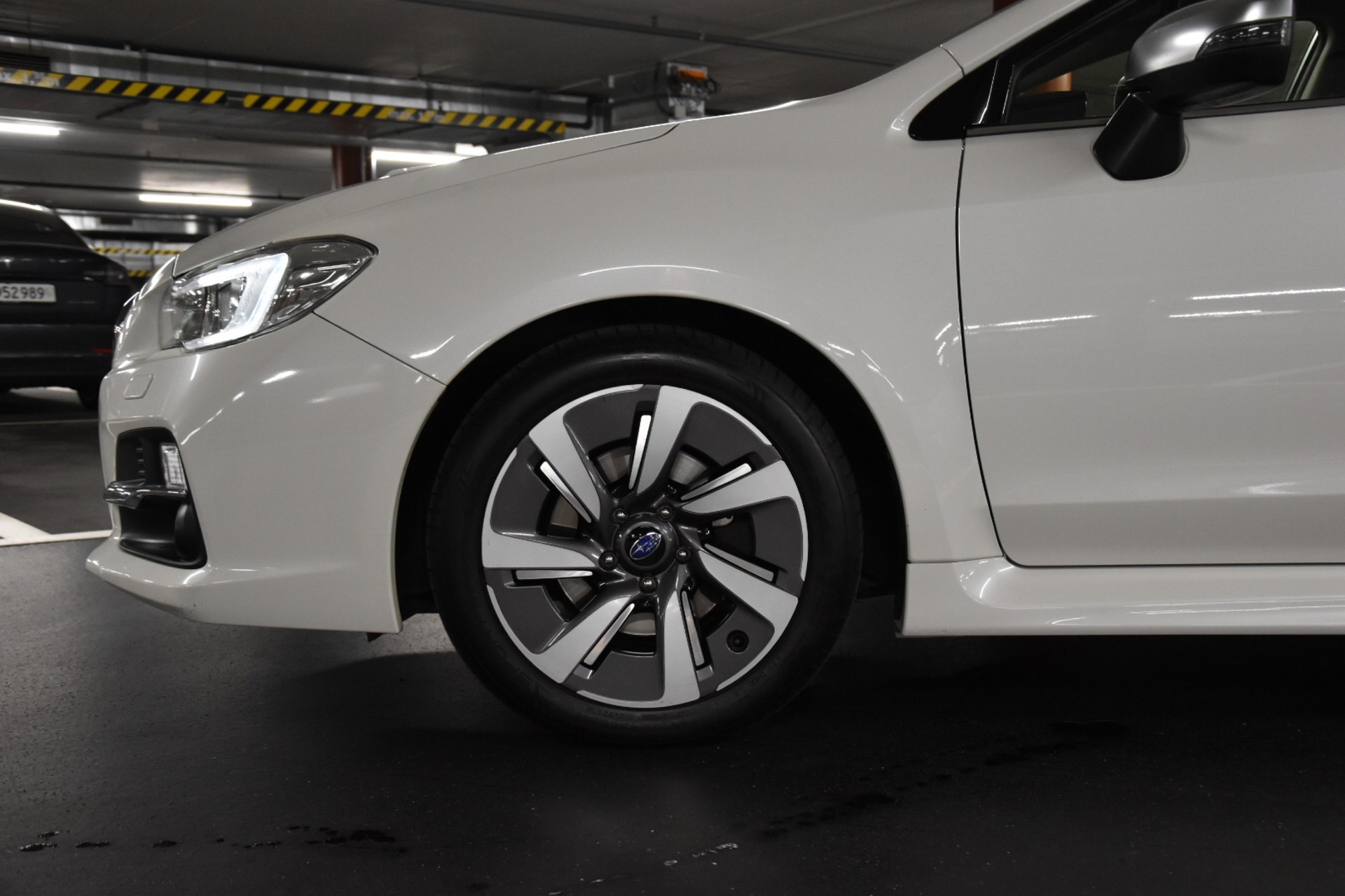 SUBARU Levorg 1.6DIT Advantage AWD Lineartronic-image-2