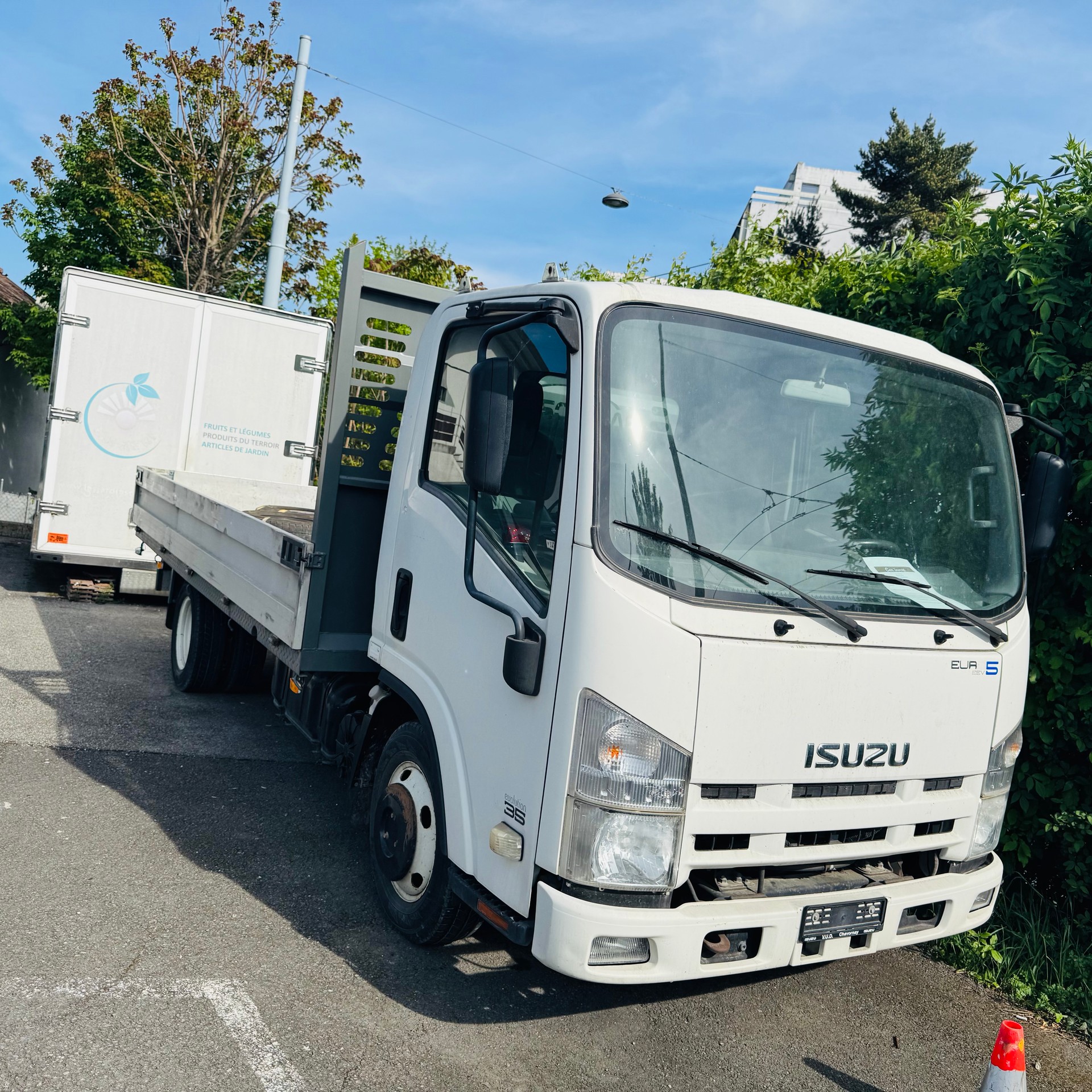 ISUZU NLR 85 - L 35 E