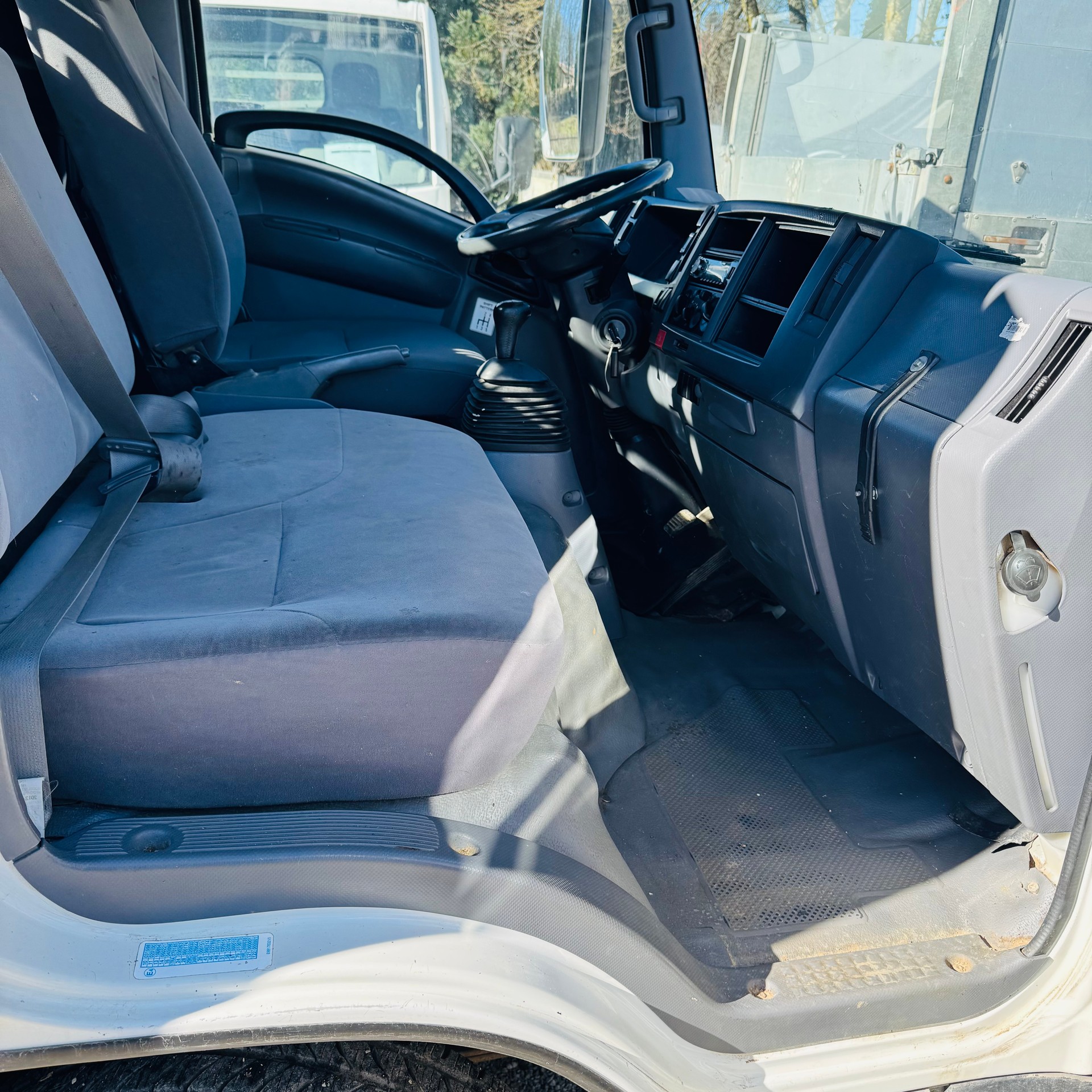 ISUZU NLR 85 - L 35 E-image-6