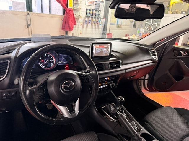 MAZDA 3 2.0 16V Revolution-image-2