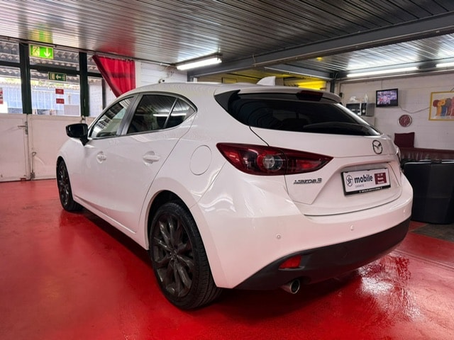 MAZDA 3 2.0 16V Revolution-image-8
