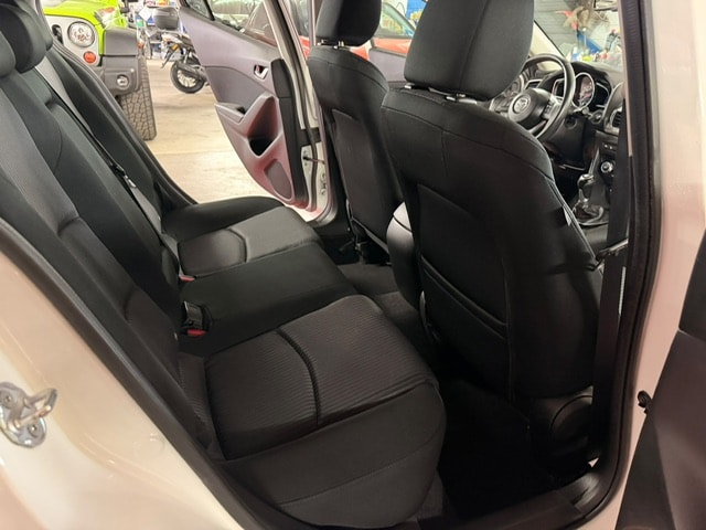 MAZDA 3 2.0 16V Revolution-image-4