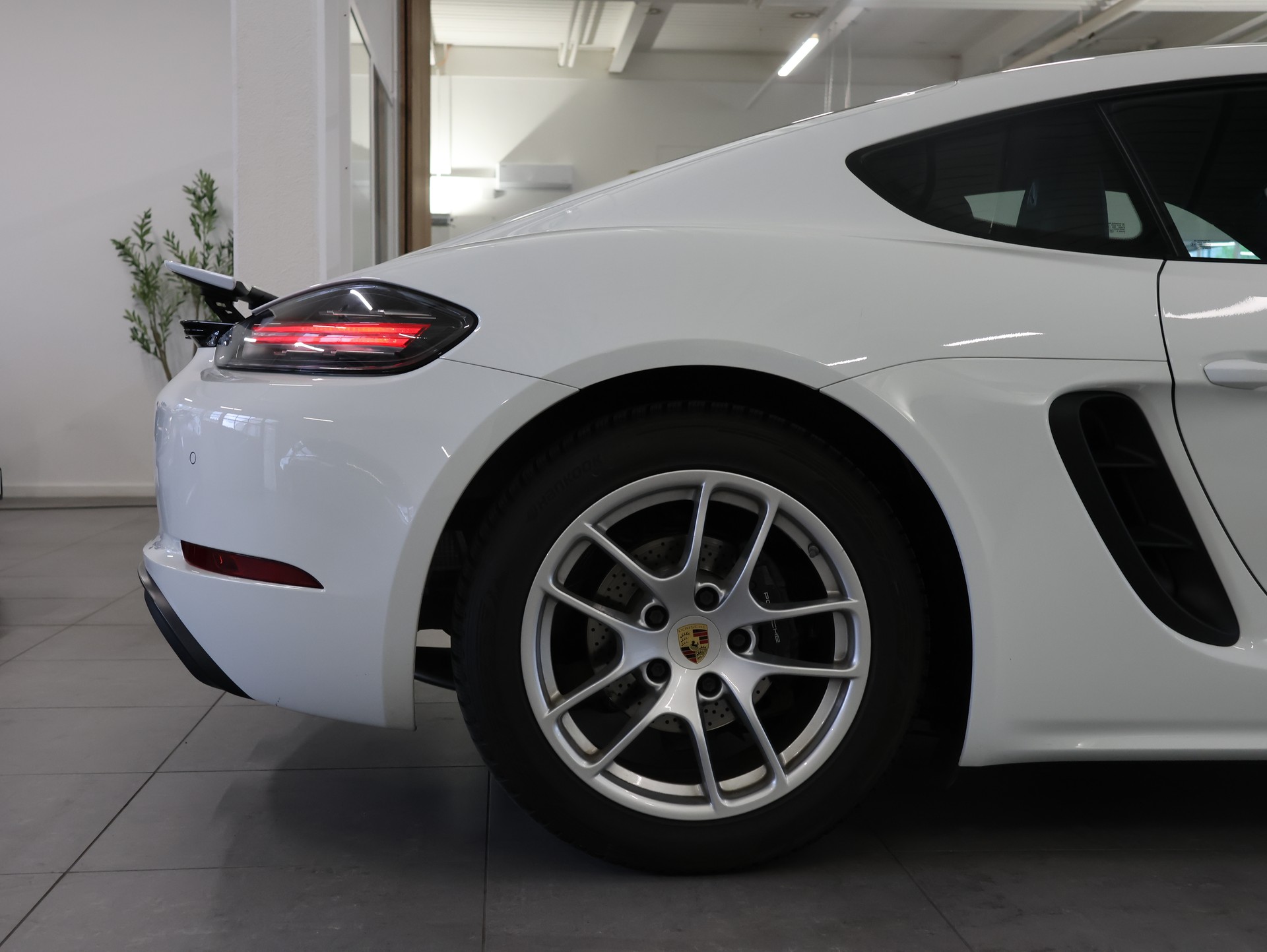 PORSCHE 718 Cayman 2.0 PDK *Bose* *Sportabgassanlage* *Rückfahrkamera*-image-13