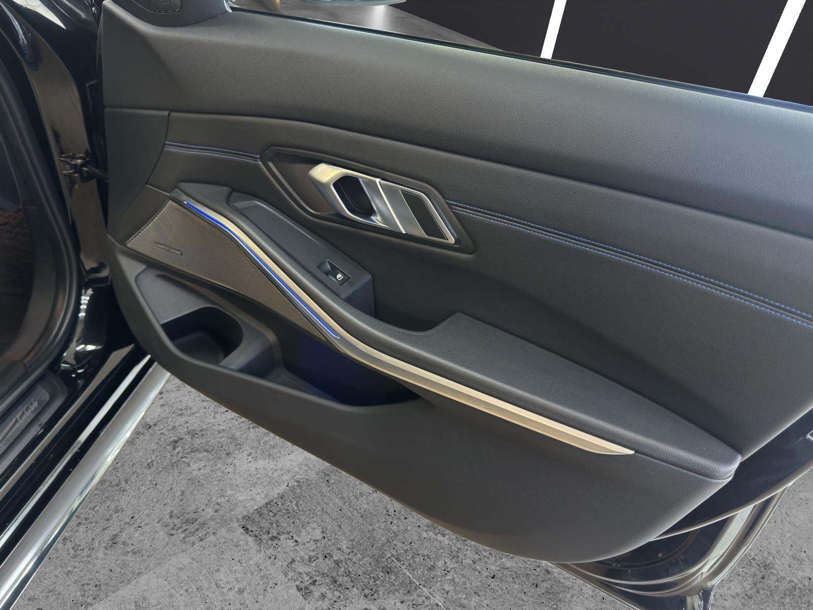 BMW M340d xDrive Touring-image-15