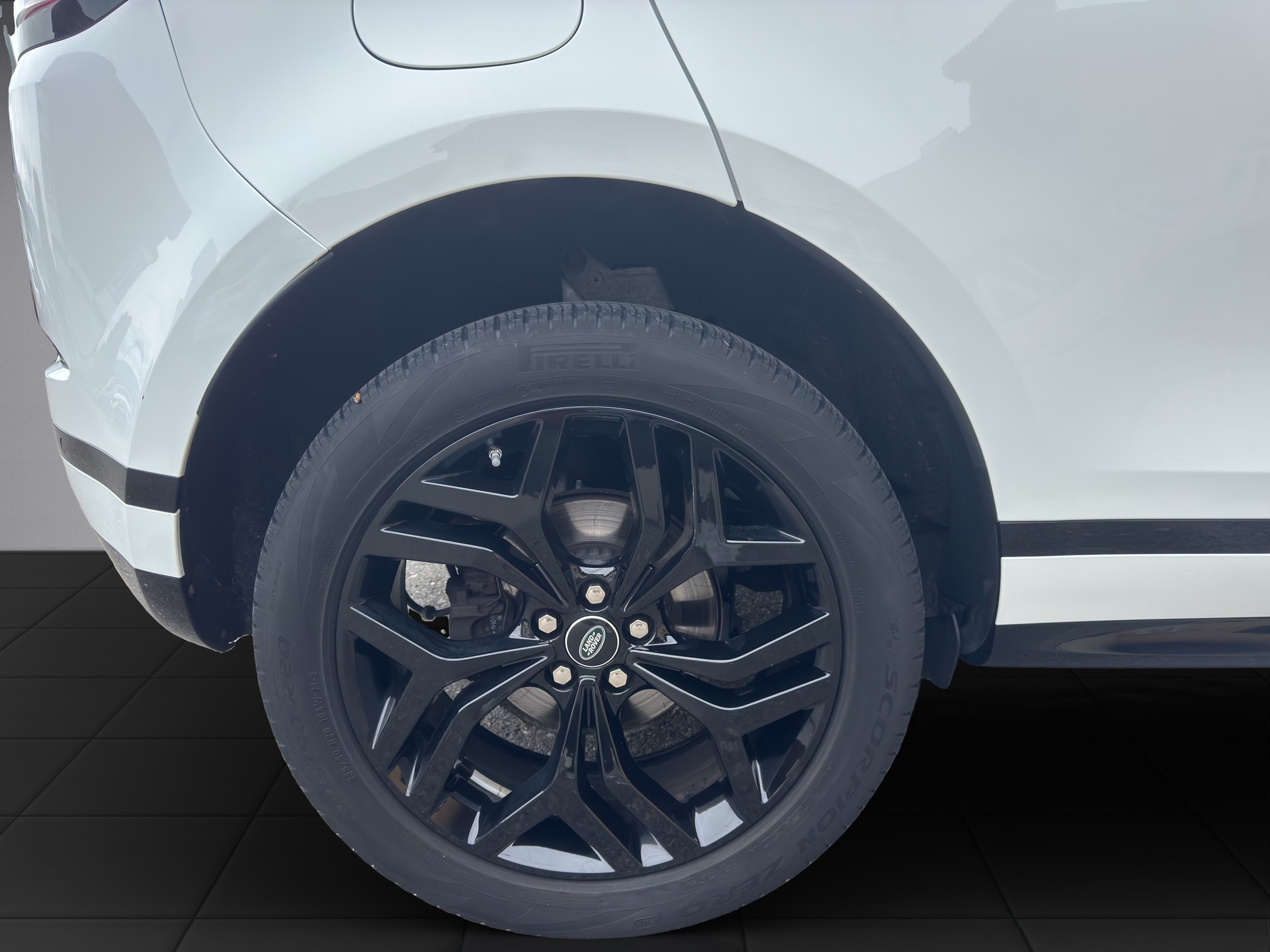 LAND ROVER Range Rover Evoque 2.0 T R-Dynamic S-image-4