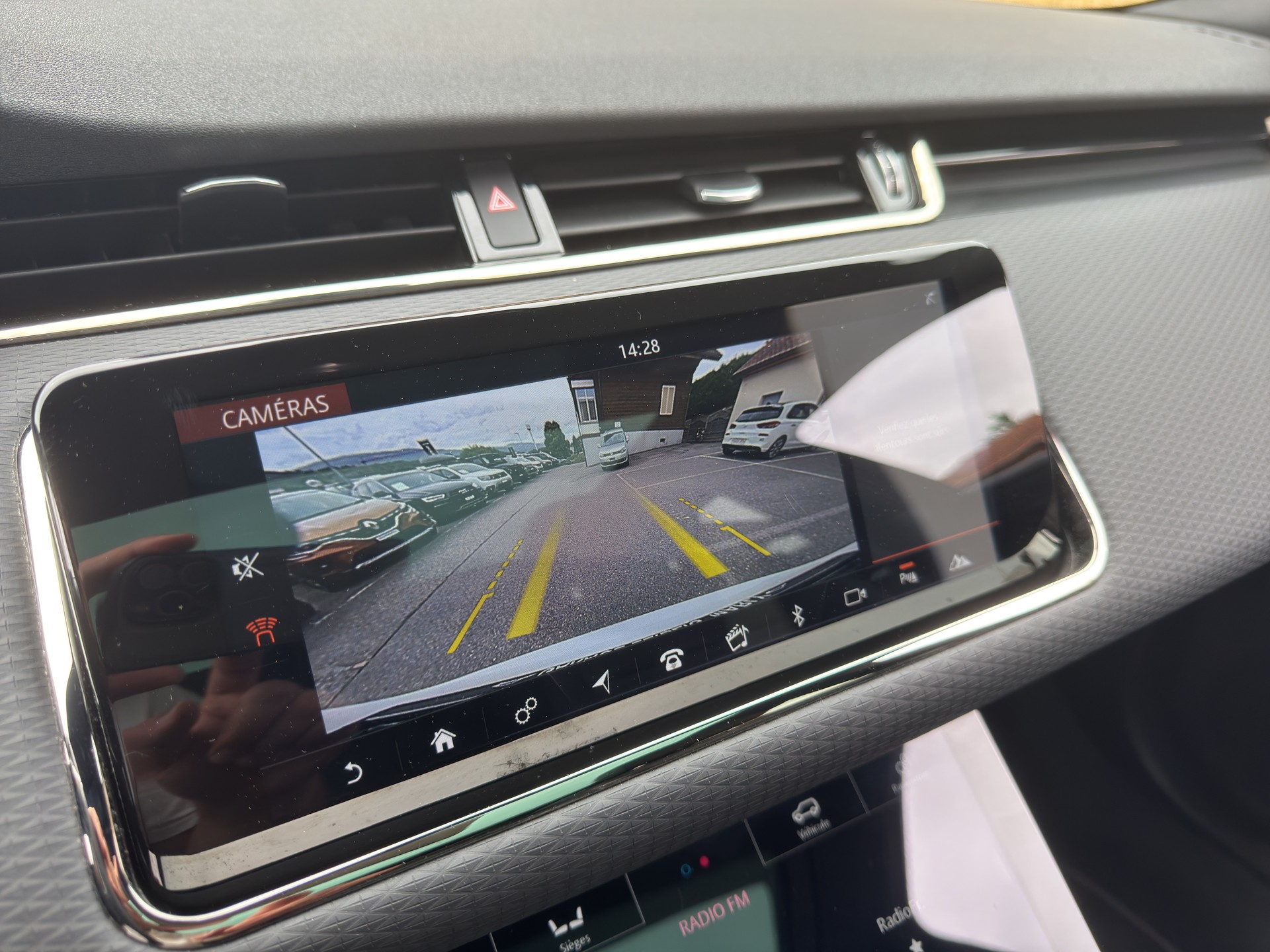 LAND ROVER Range Rover Evoque 2.0 T R-Dynamic S-image-11