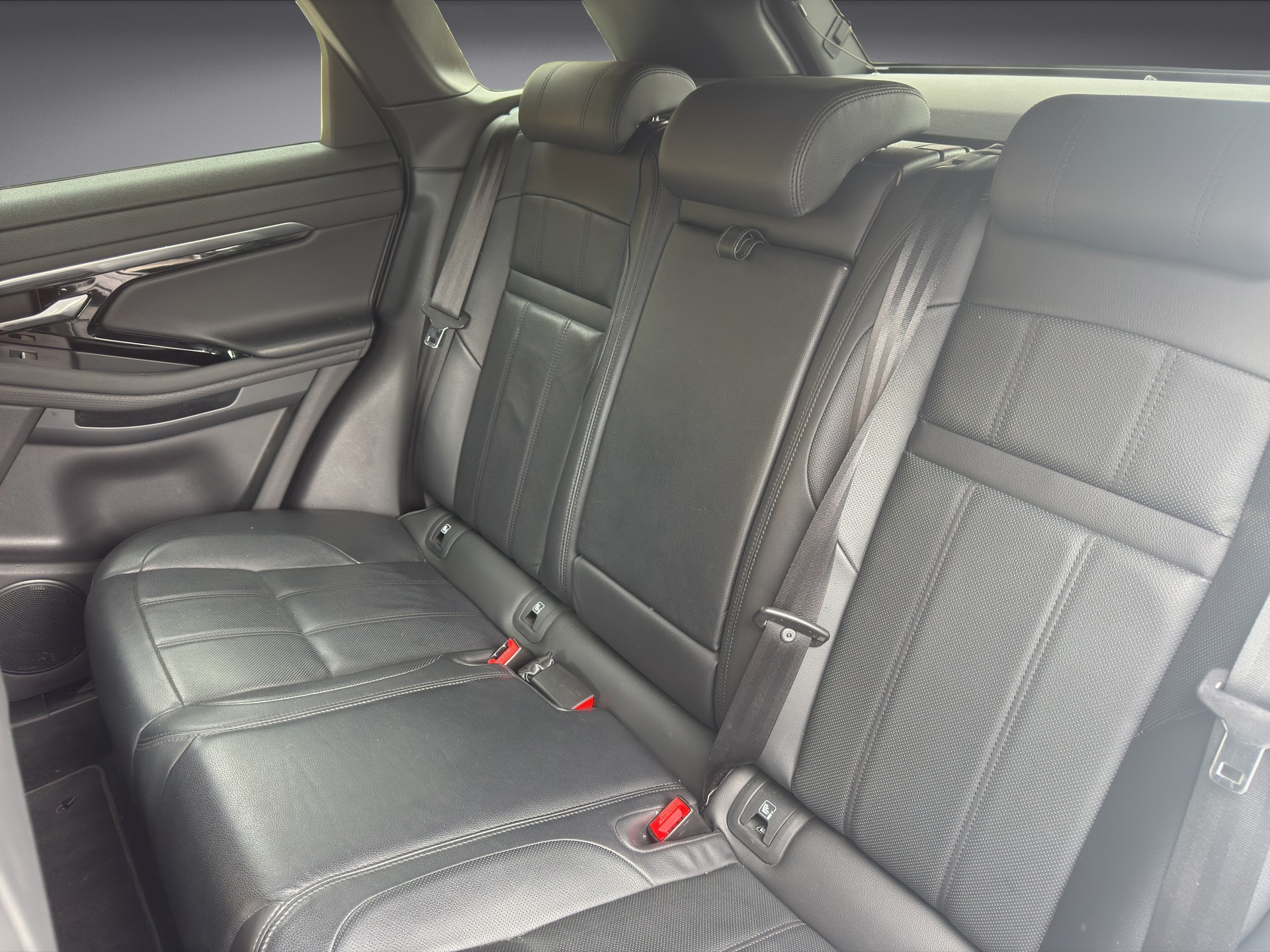 LAND ROVER Range Rover Evoque 2.0 T R-Dynamic S-image-13