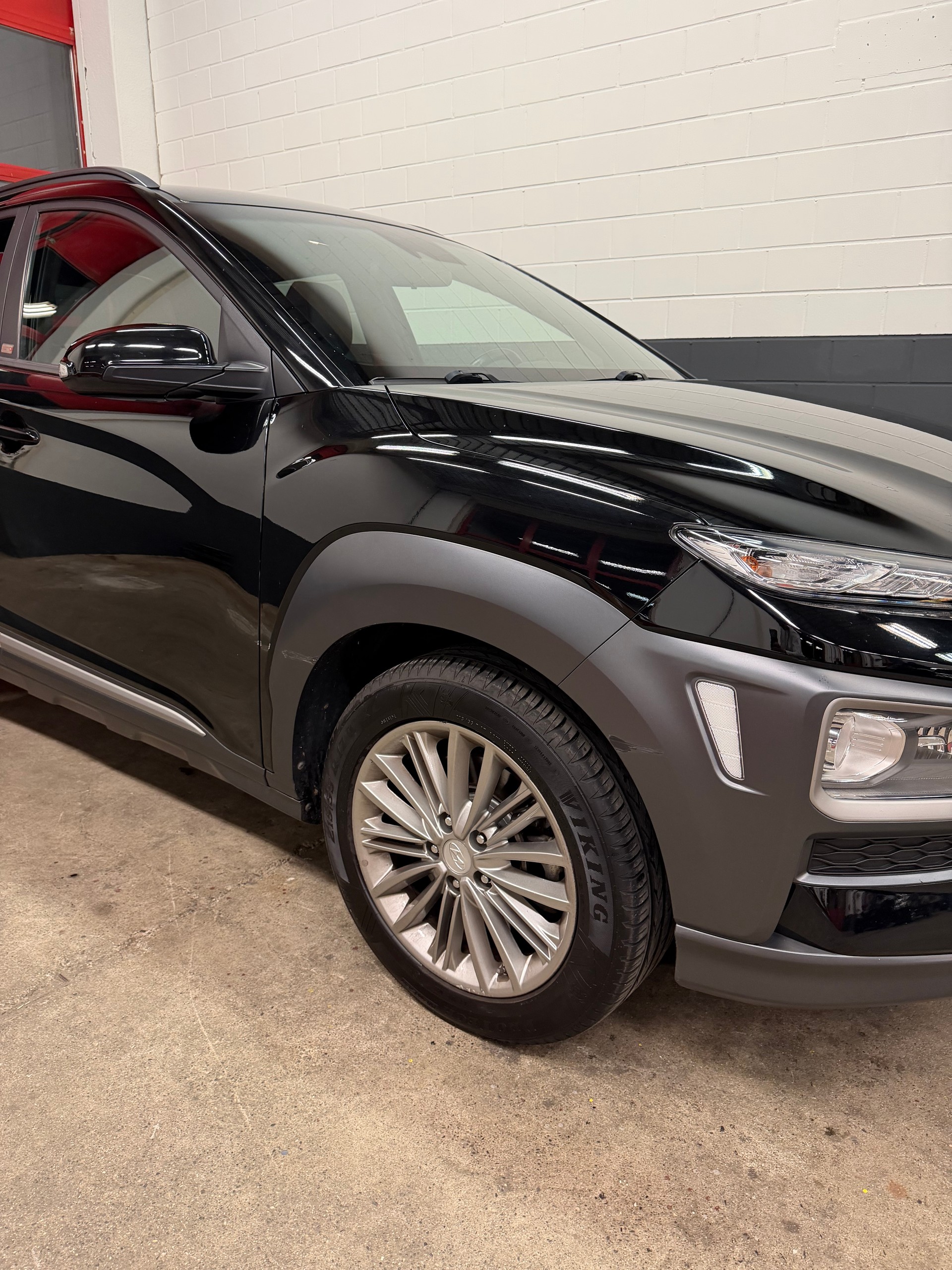 HYUNDAI Kona 1.6 T-GDi Amplia 4WD DCT //NEU AB MFK!-image-4