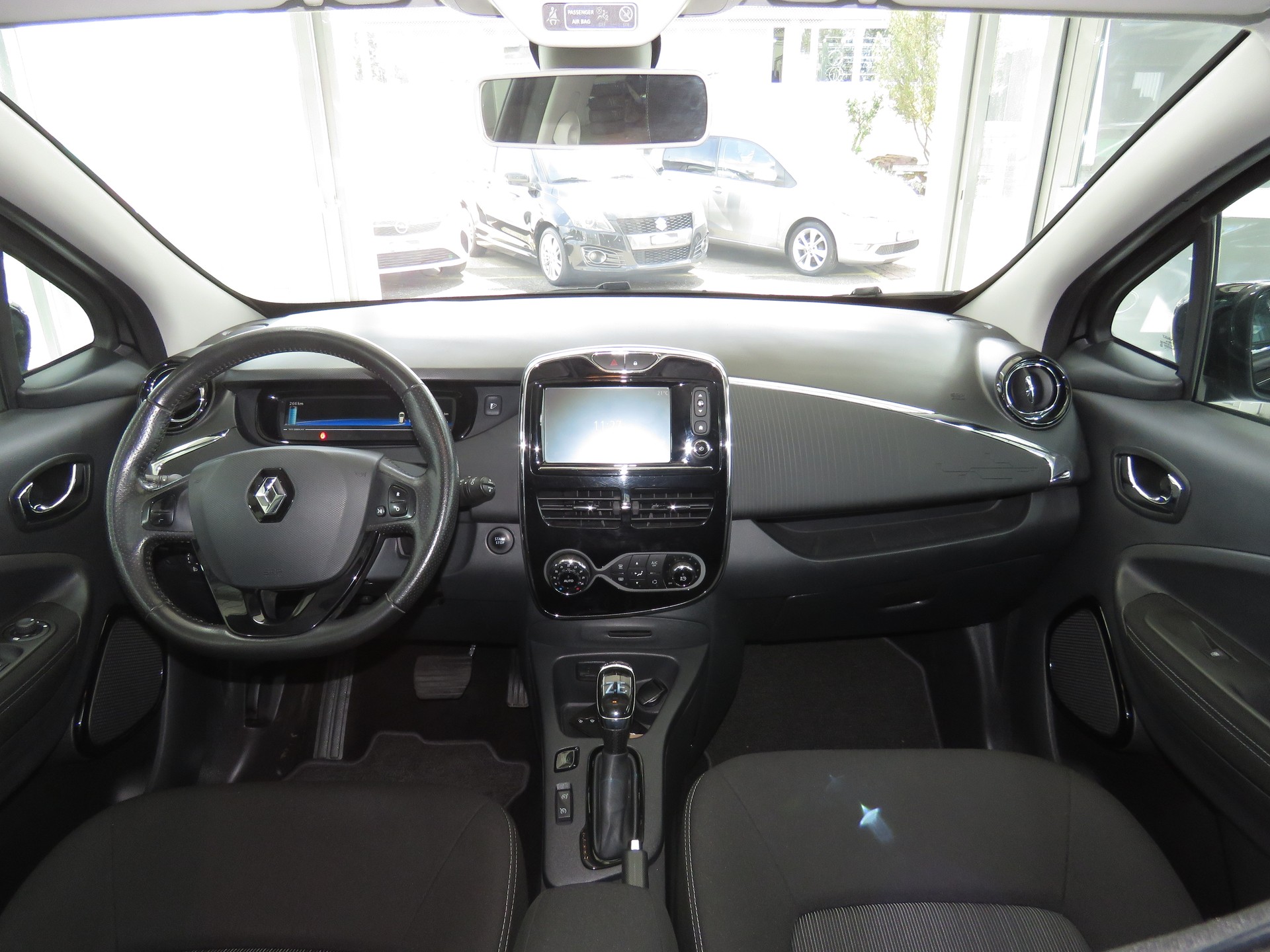 RENAULT Zoe Limited R110 "Automat" (Batterie in Miete)-image-13